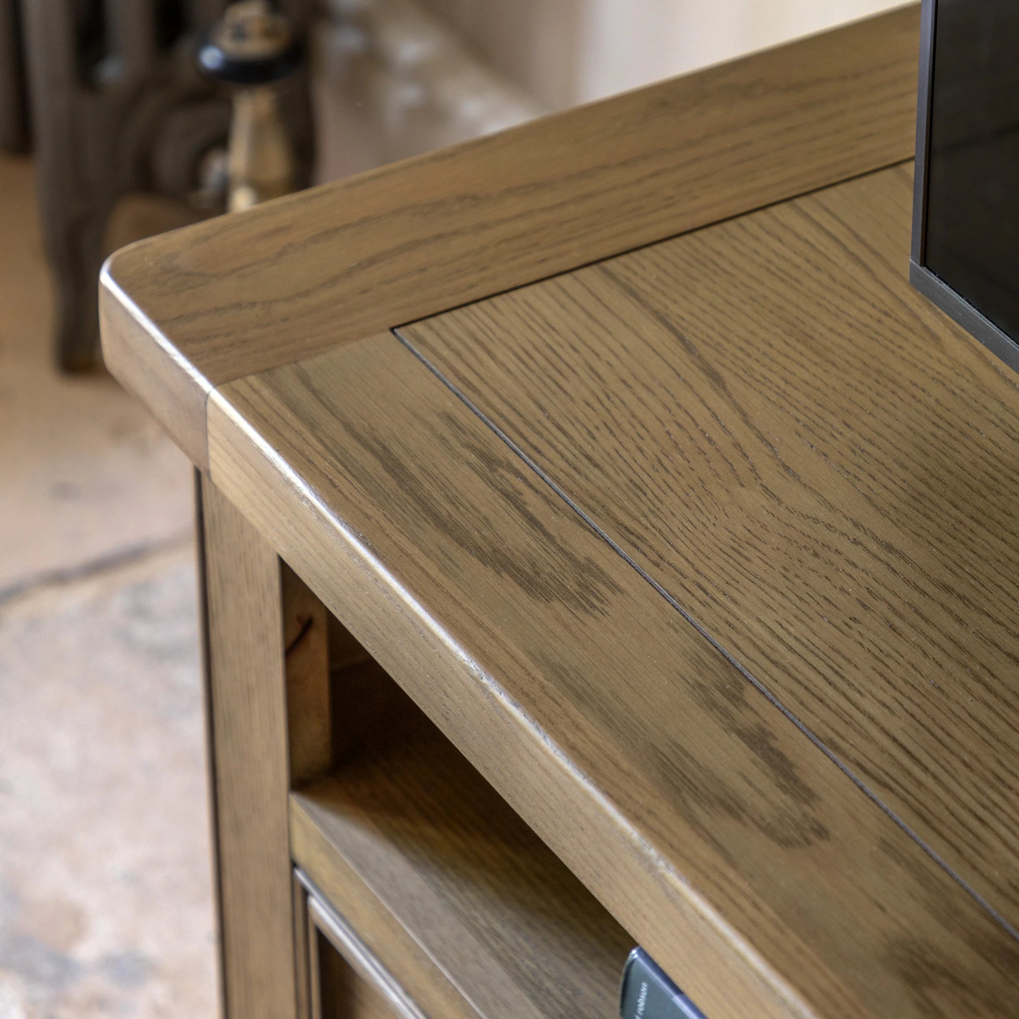 Hartbourne Natural Oak Wood TV Unit