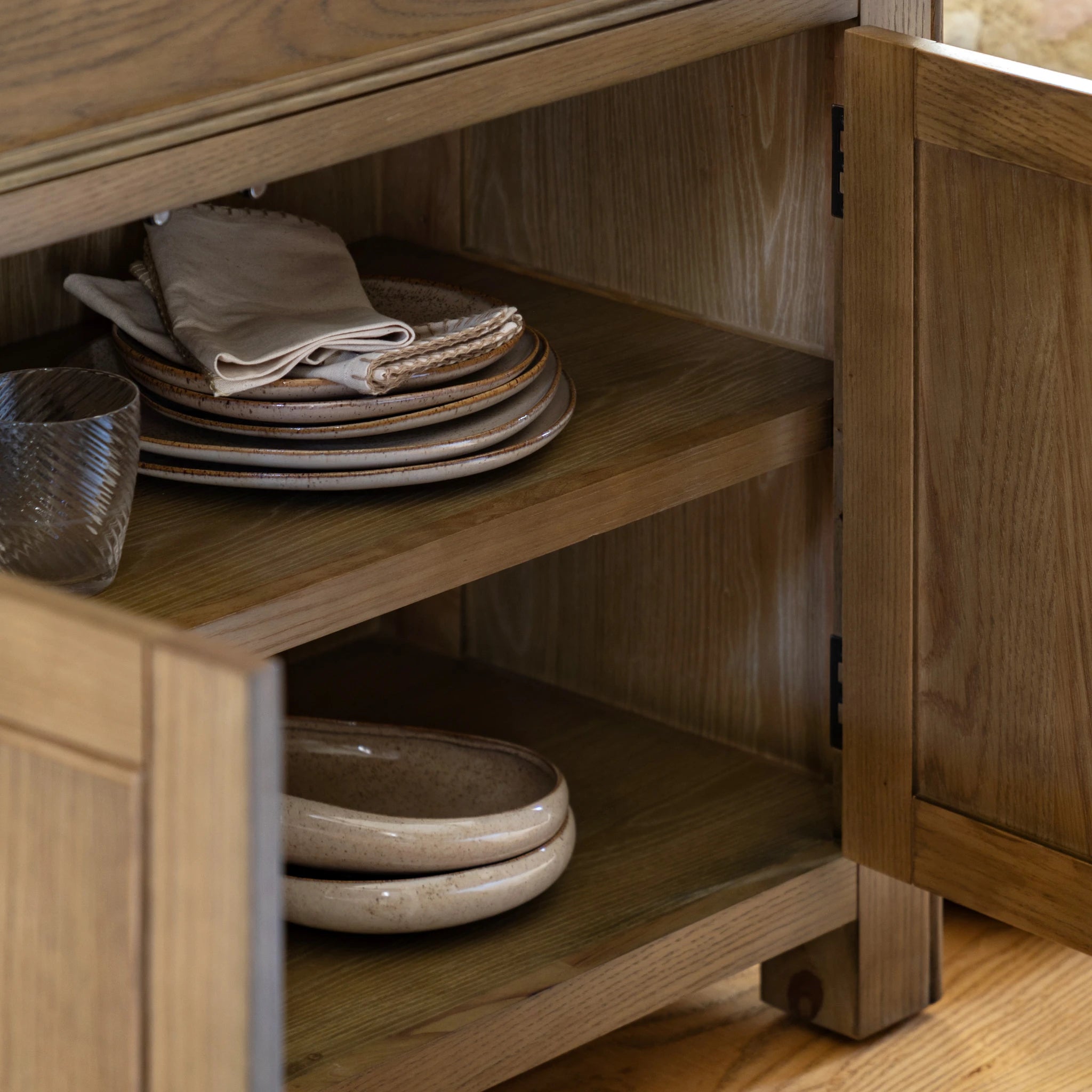 Hartbourne Natural Oak Wood Sideboard Small