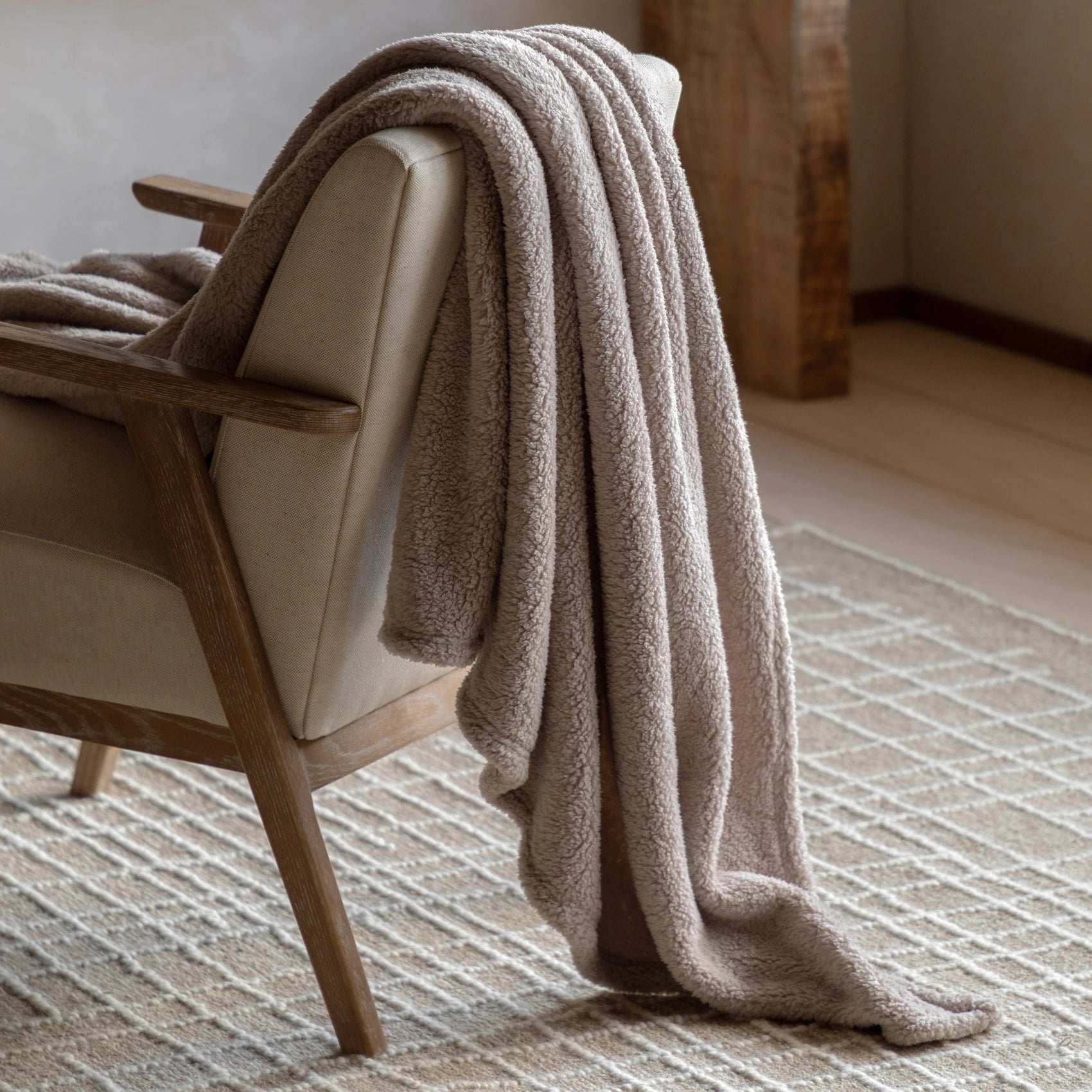 Cudella Teddy Fleece Taupe Throw
