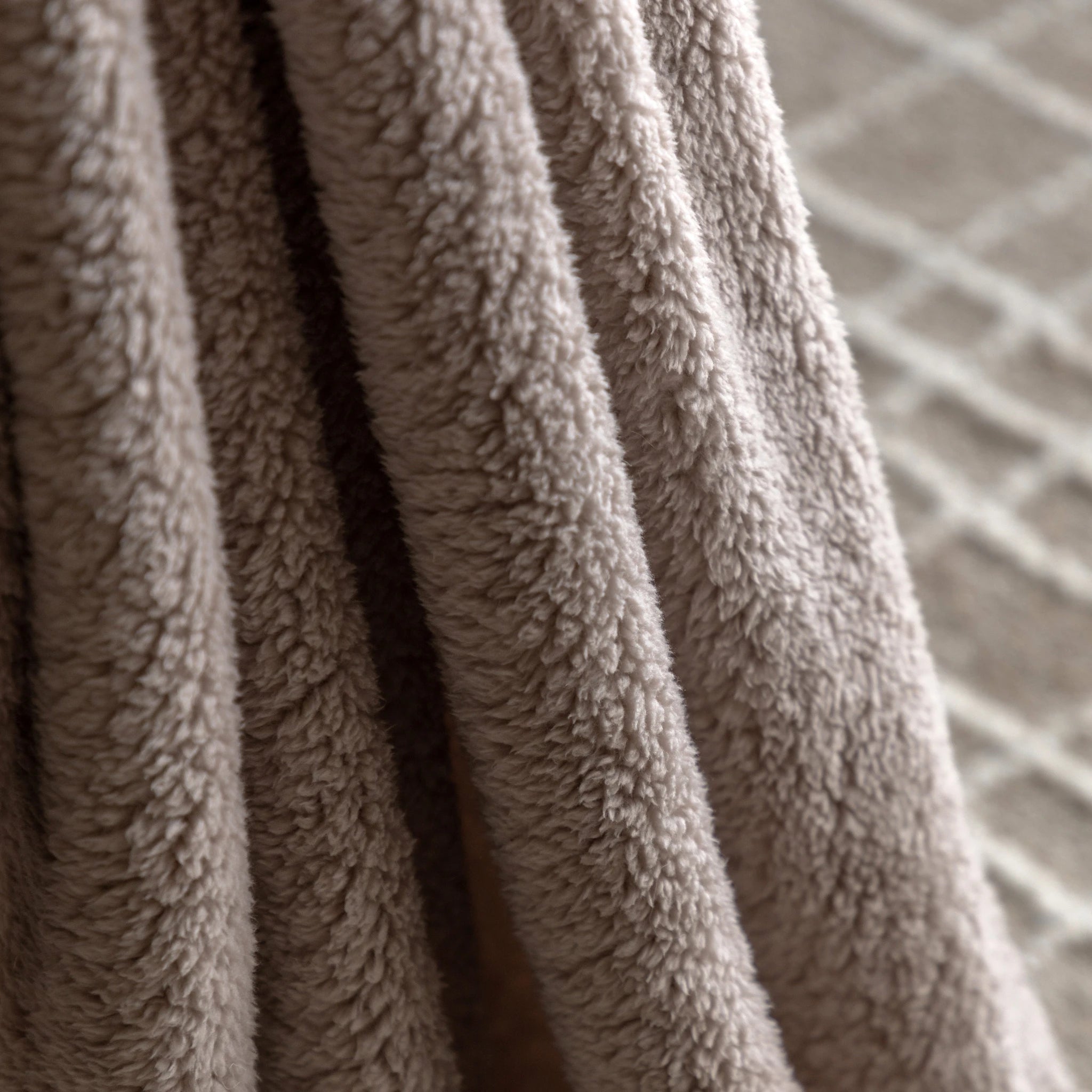Cudella Teddy Fleece Taupe Throw
