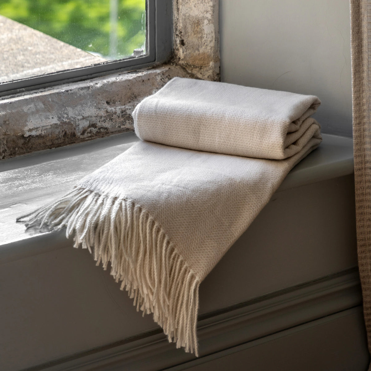 Ribes Herringbone Ecru Throw