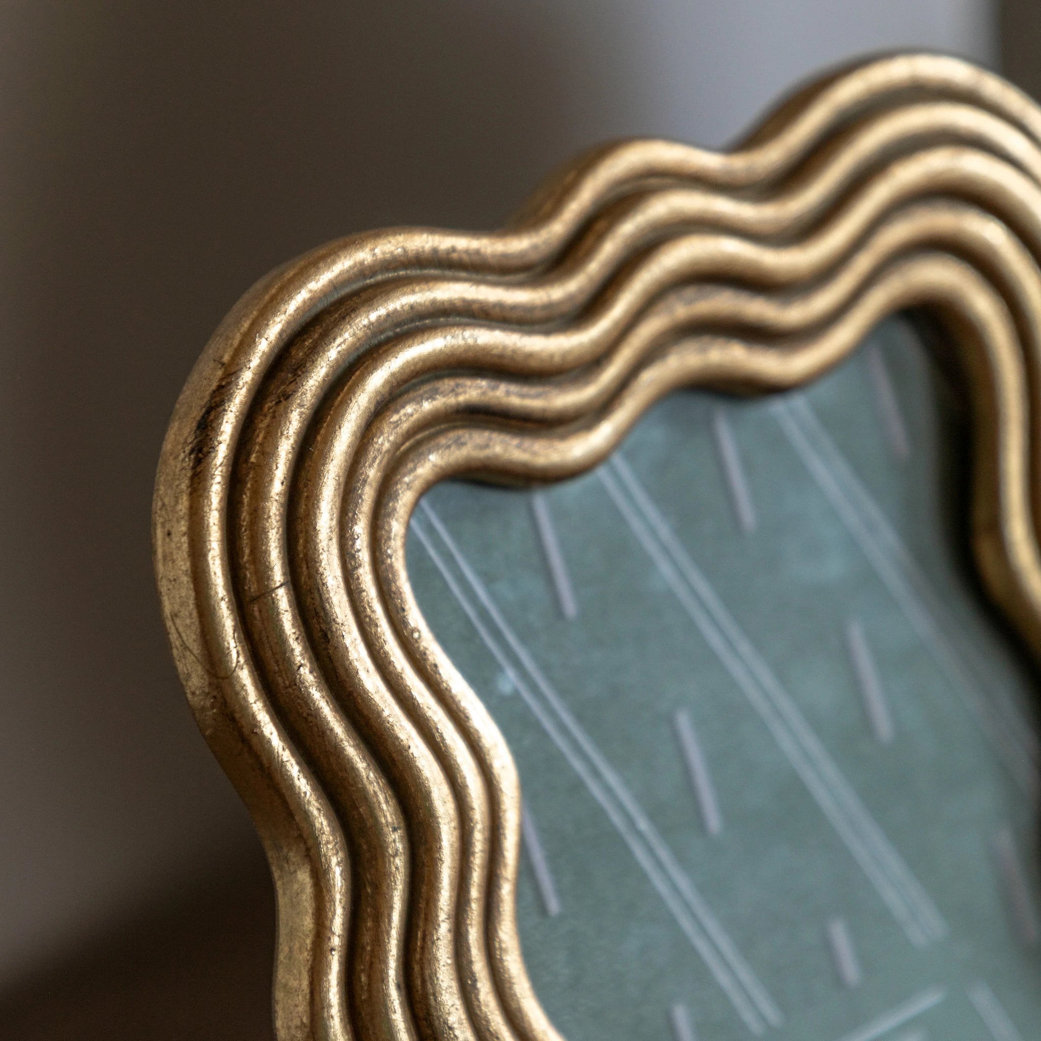 Zayla Gold Resin Photo Frame 15x10cm