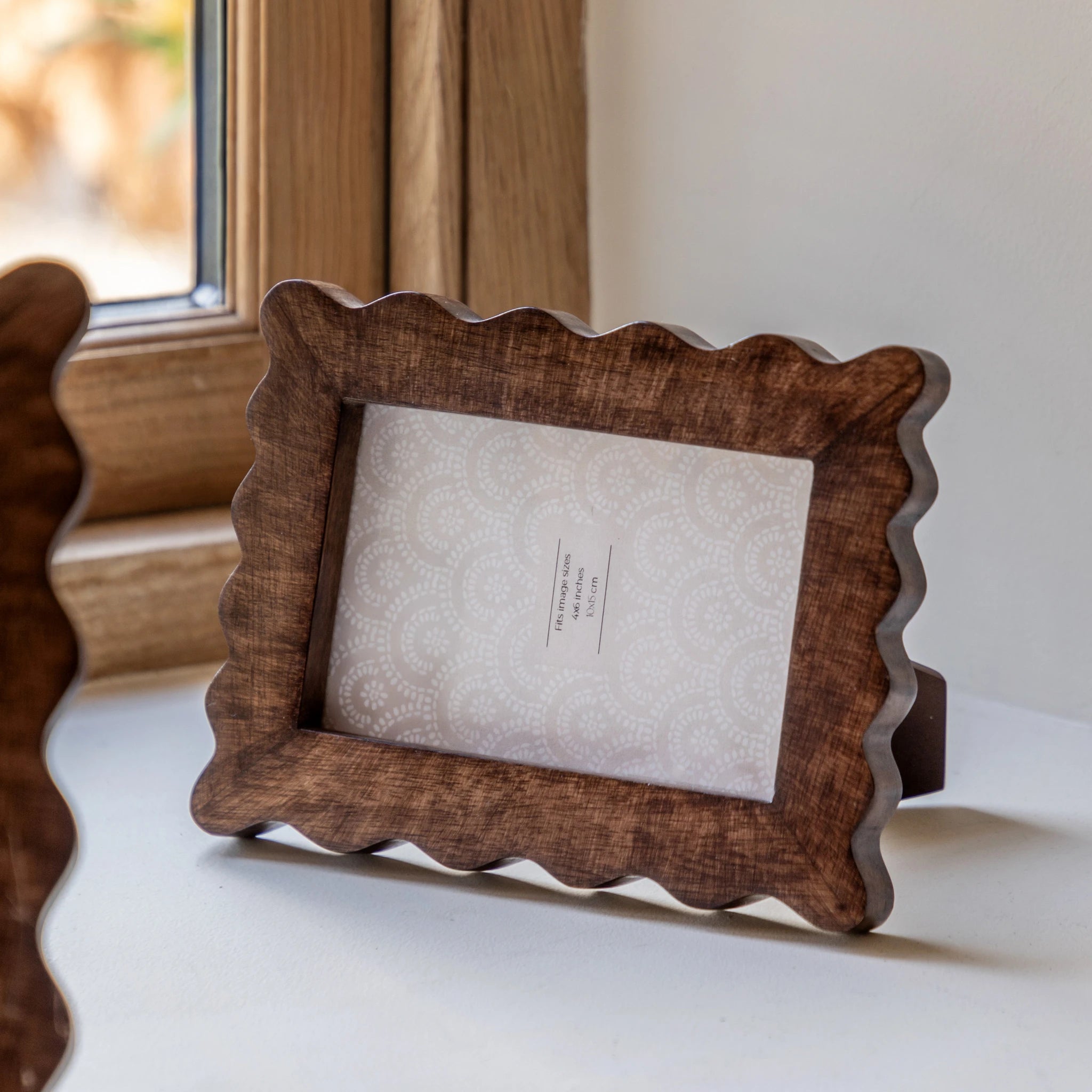 Salasco Brown Mango Wood Scallop Photo Frame 15x10cm