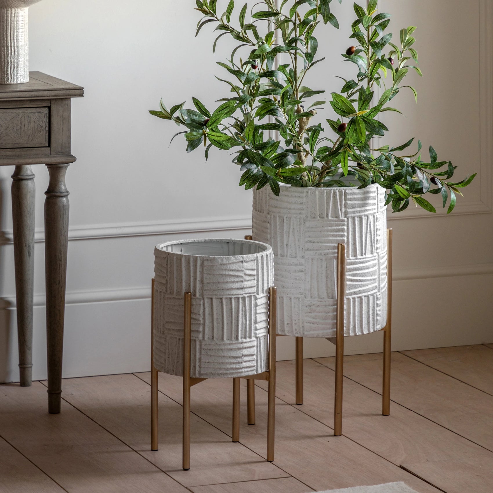 Set of 2 Amberrow White & Gold Metal Planters