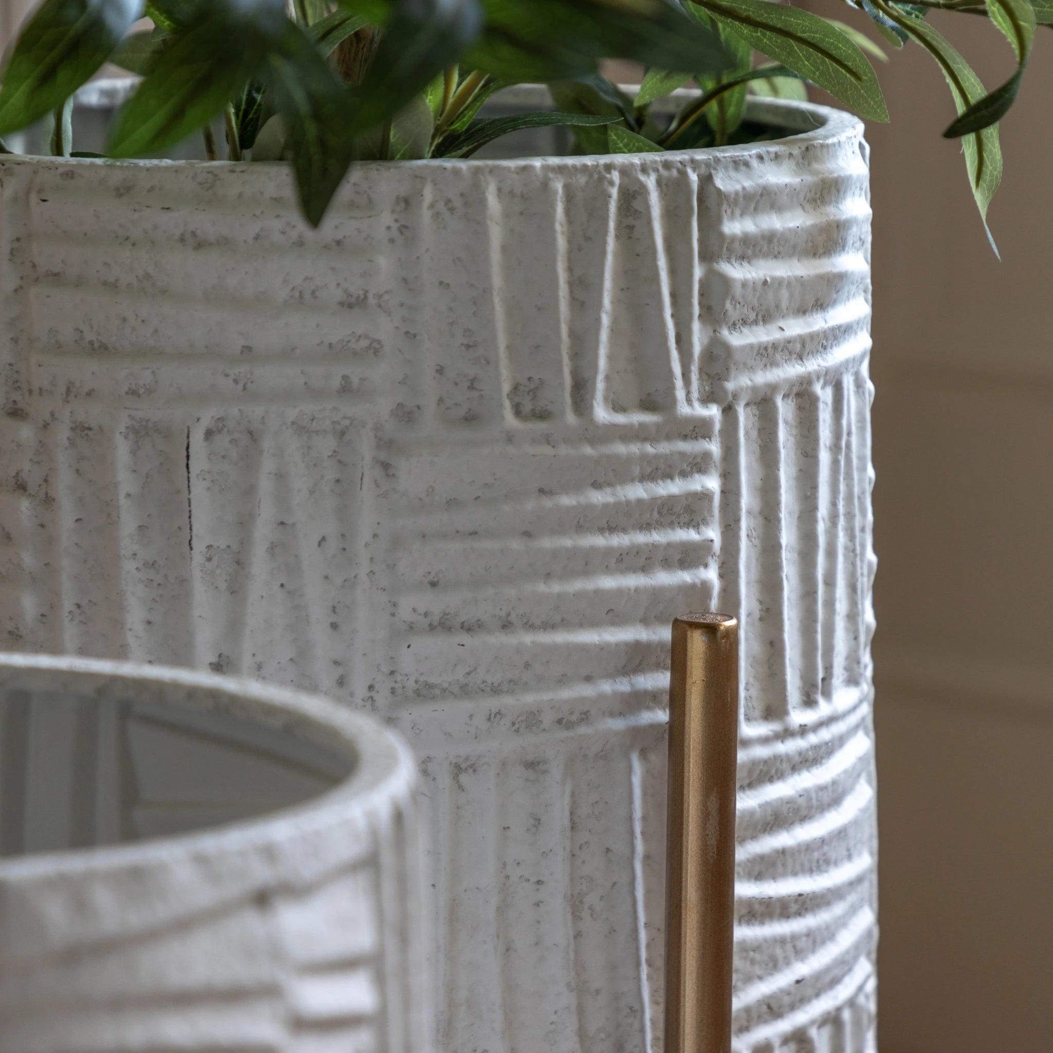 Set of 2 Amberrow White & Gold Metal Planters