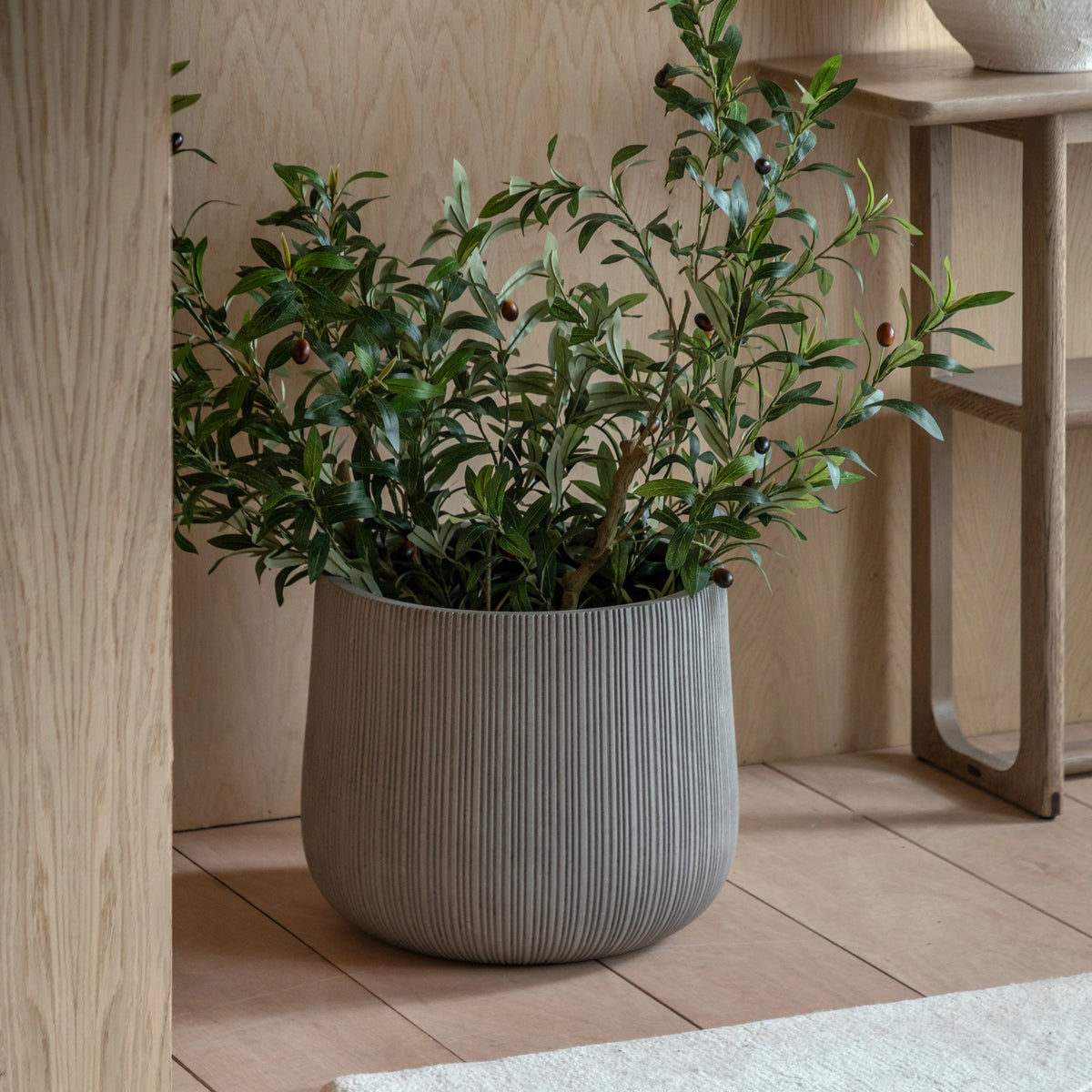 Amberhouse Ribbed Grey Metal Outdoor Planter