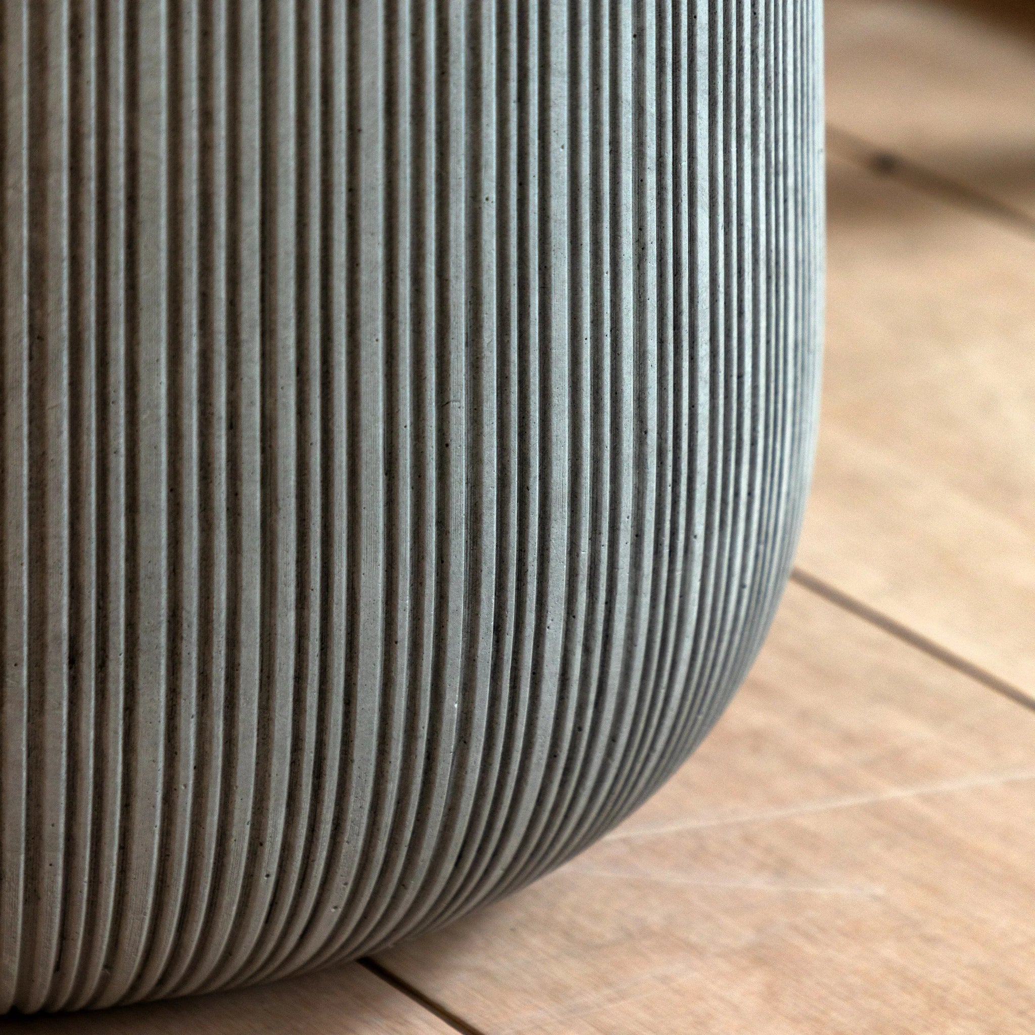 Amberhouse Ribbed Grey Metal Outdoor Planter