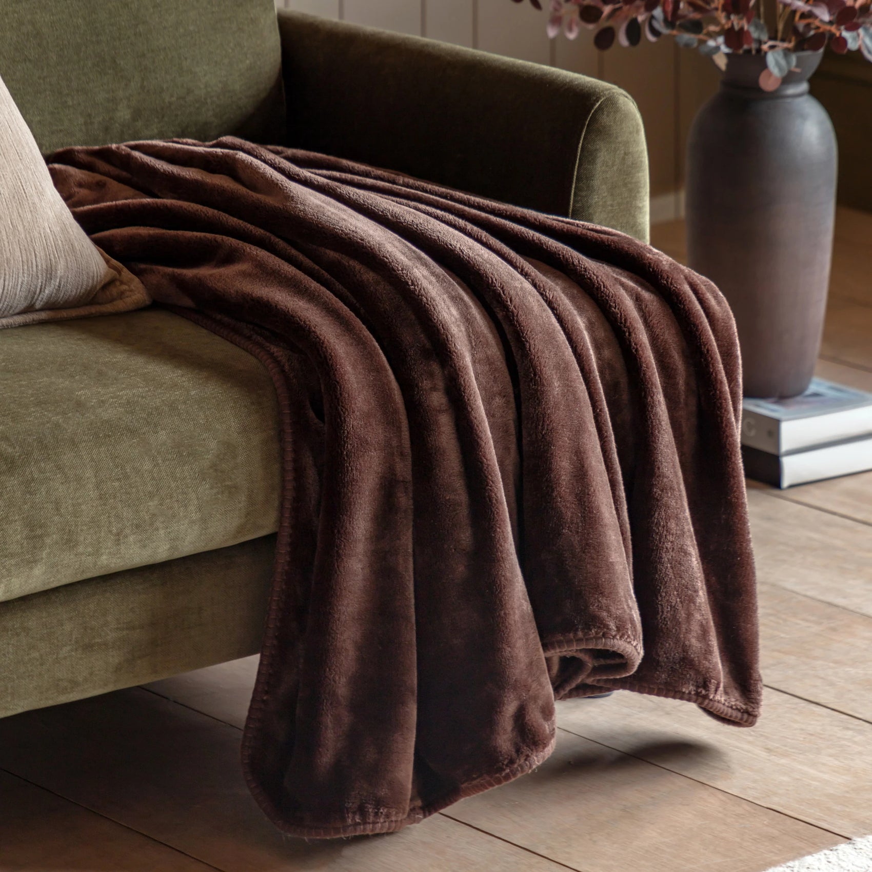 Aldervale Toasty Fleece Chocolate Brown Throw