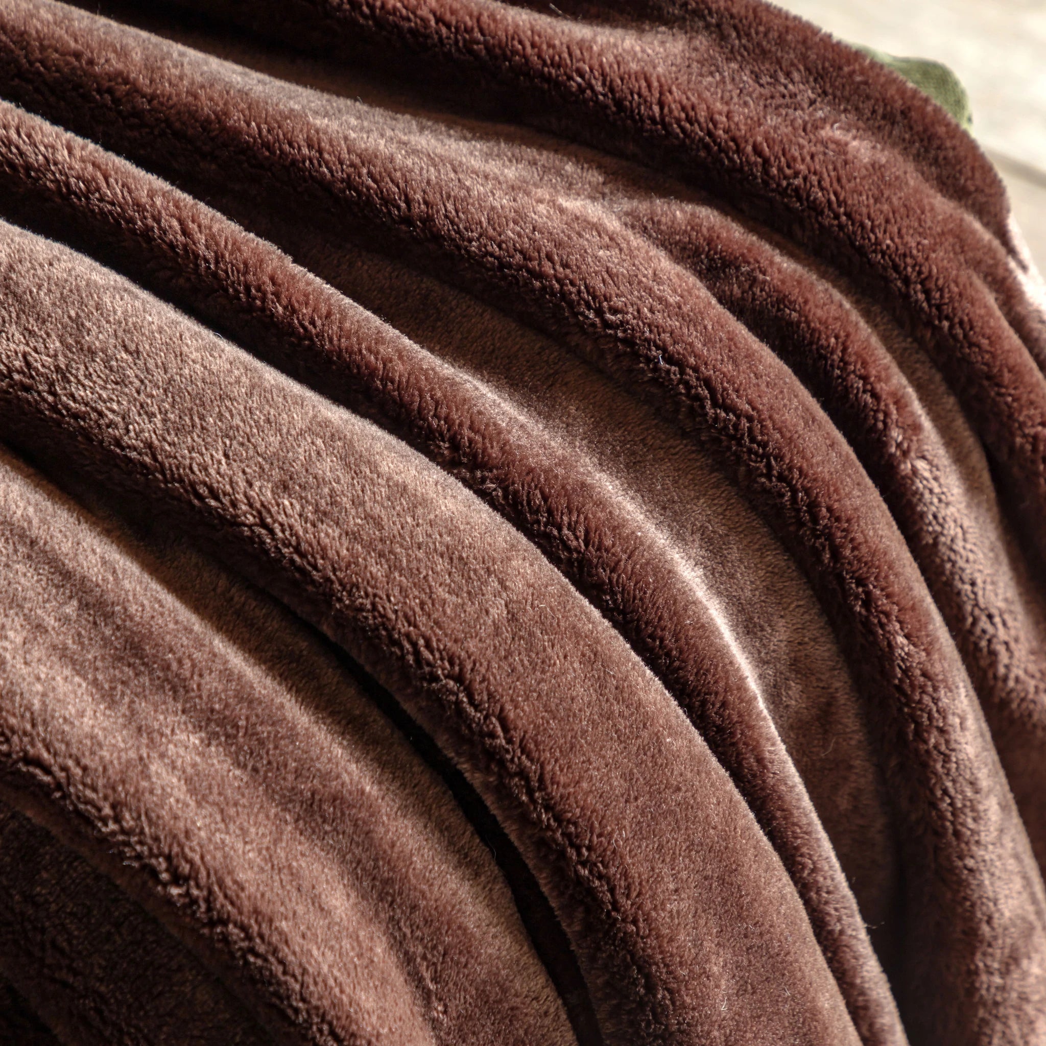 Aldervale Toasty Fleece Chocolate Brown Throw