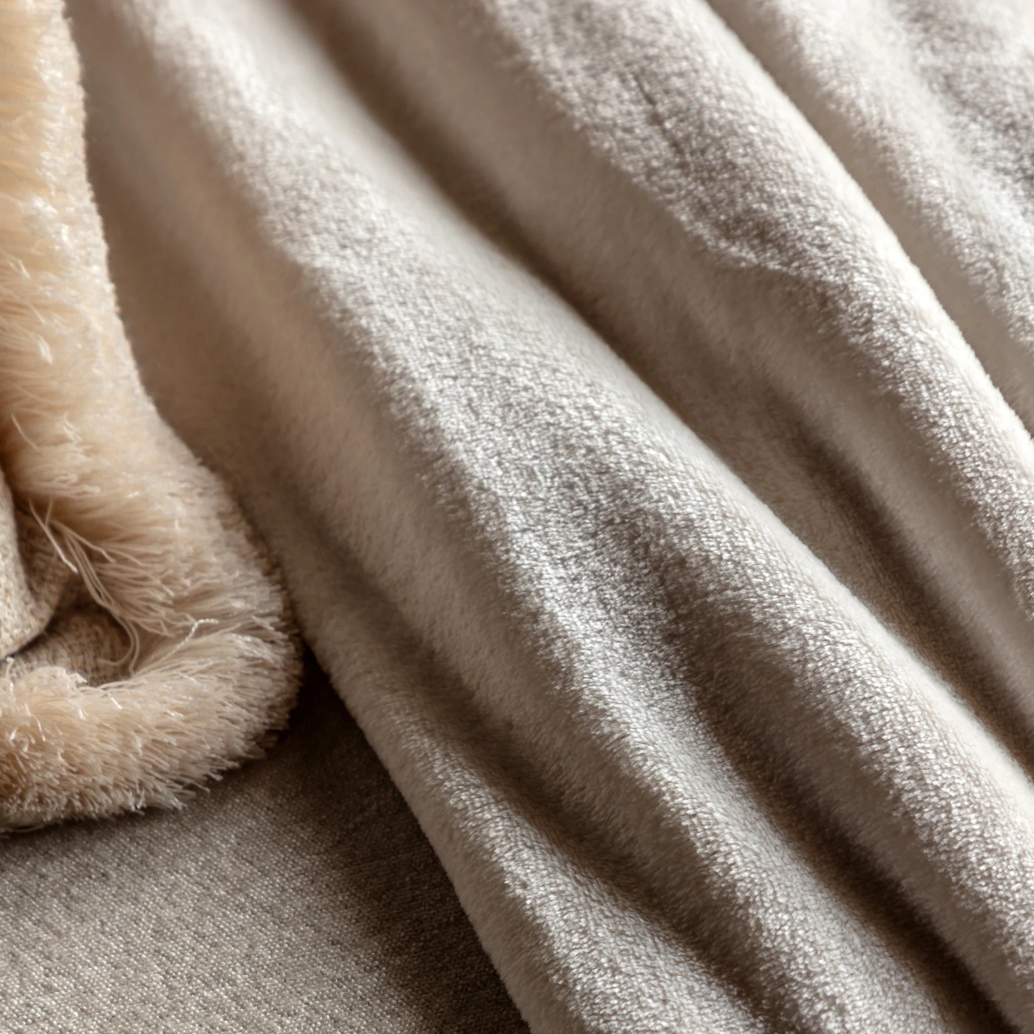 Phoenix Super Soft Flannel Fleece Ecru Throw