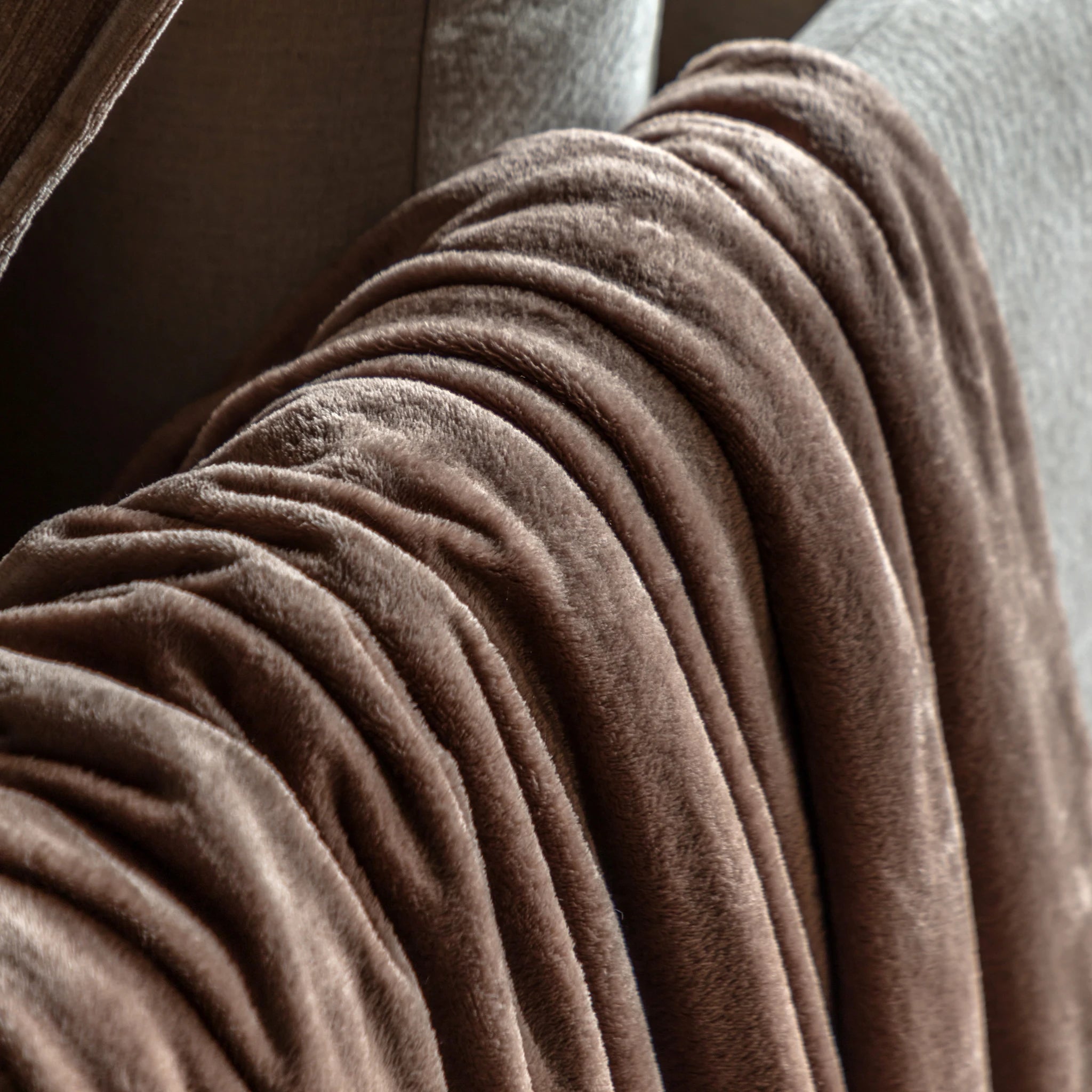 Phoenix Super Soft Flannel Fleece Mocha Throw