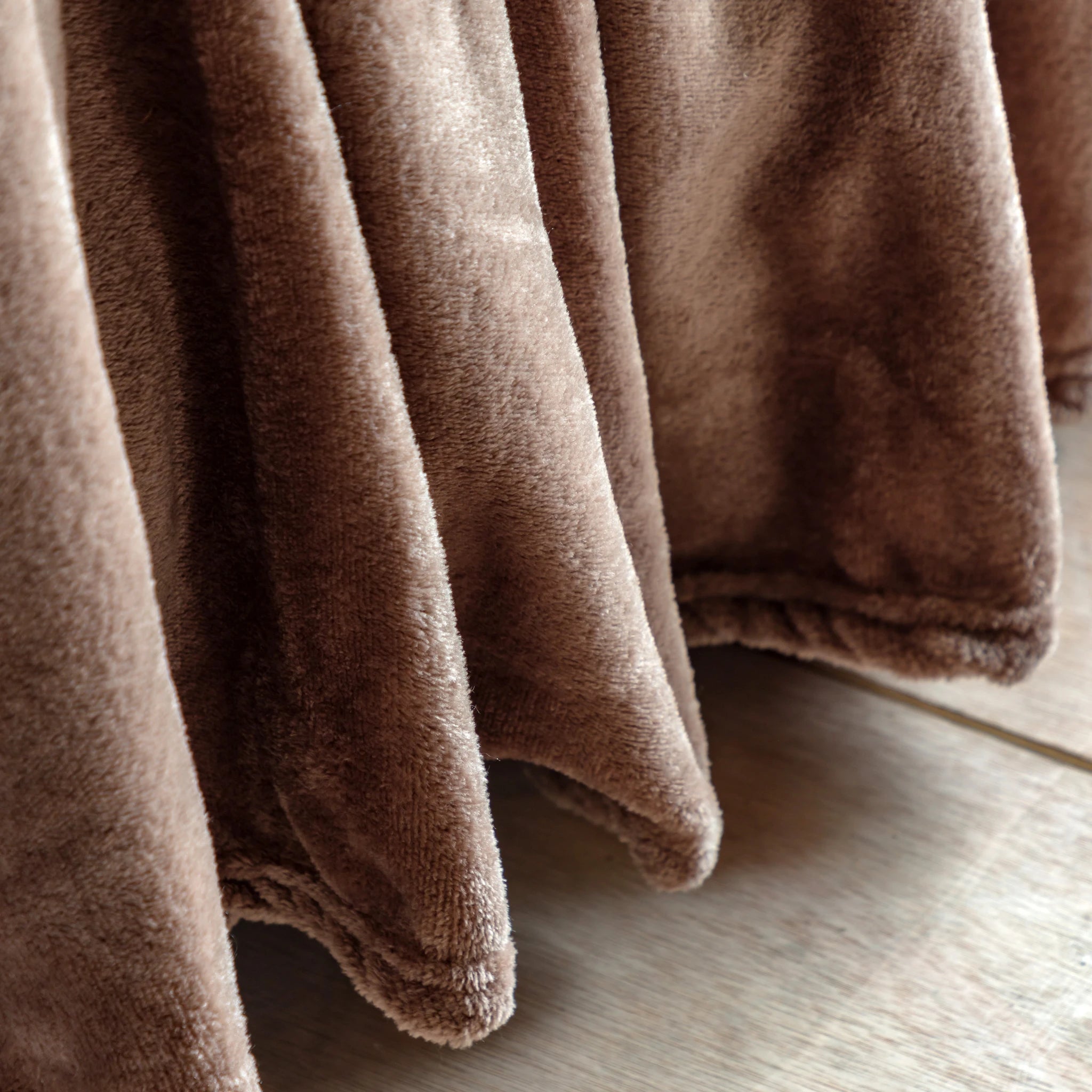 Phoenix Super Soft Flannel Fleece Mocha Throw