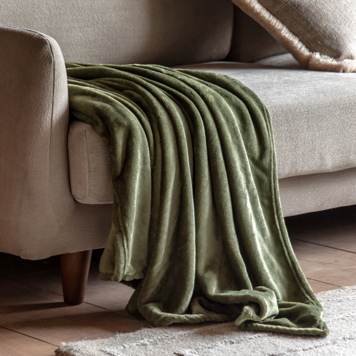 Phoenix Super Soft Flannel Fleece Olive Green Throw