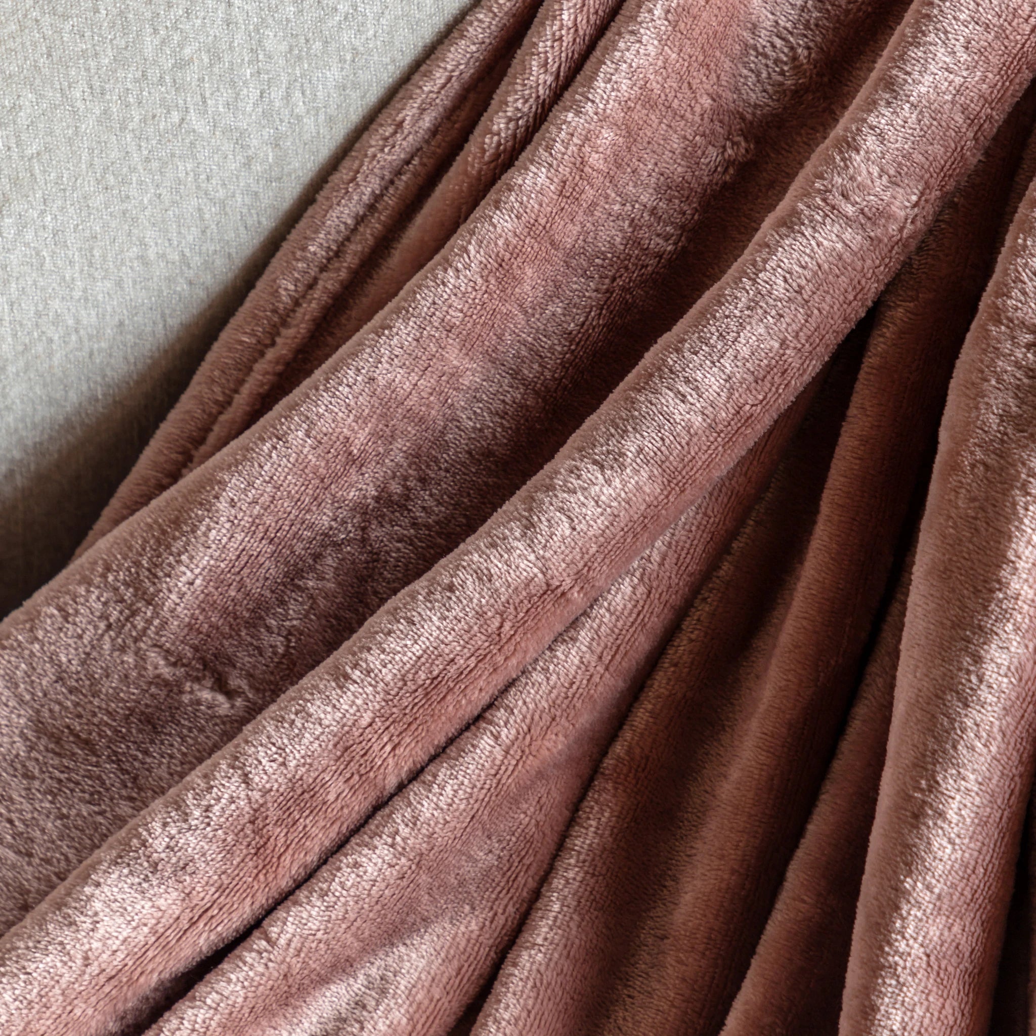 Phoenix Super Soft Flannel Fleece Pink Throw