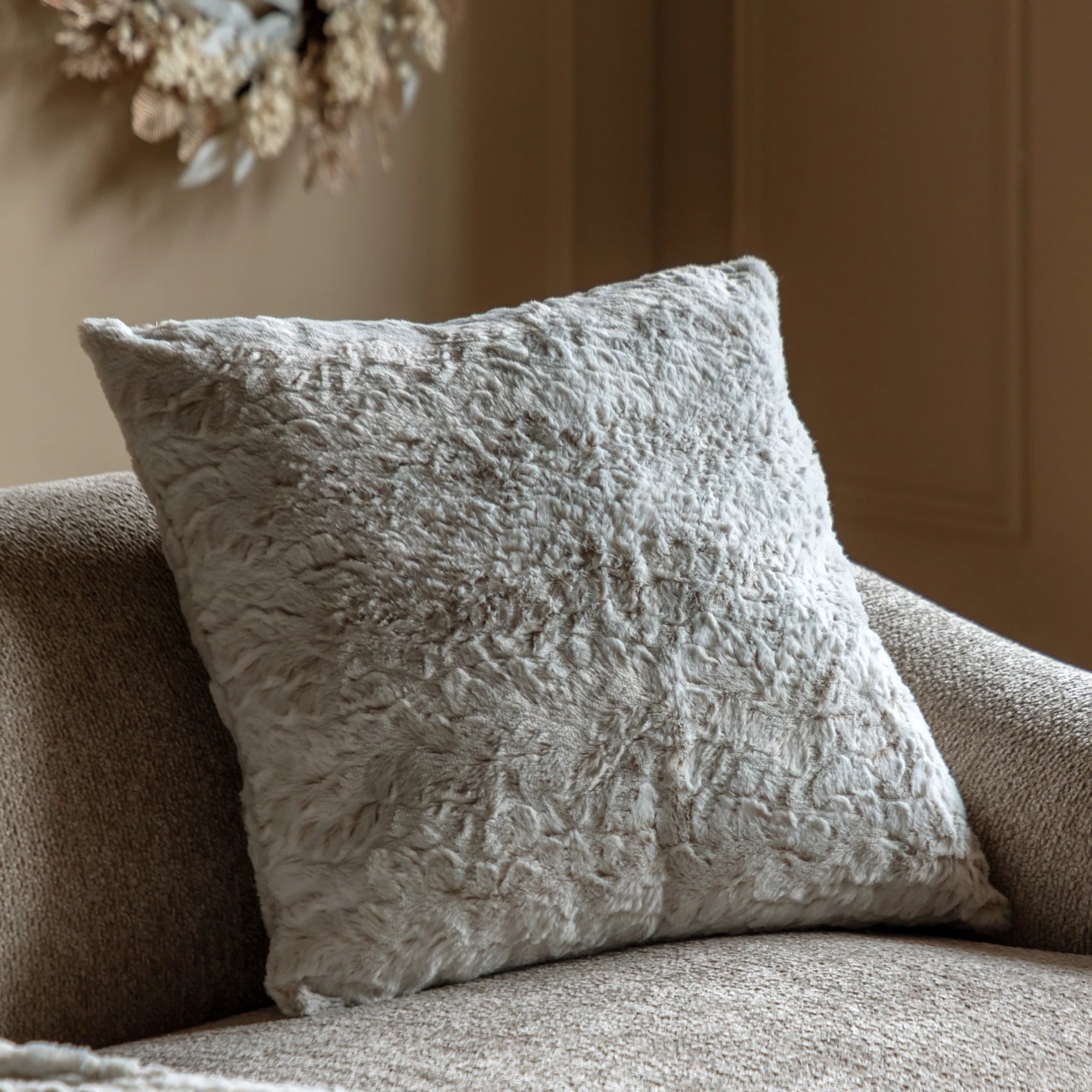 Set of 2 Mare Faux Fur Natural Cushions 50x50cm