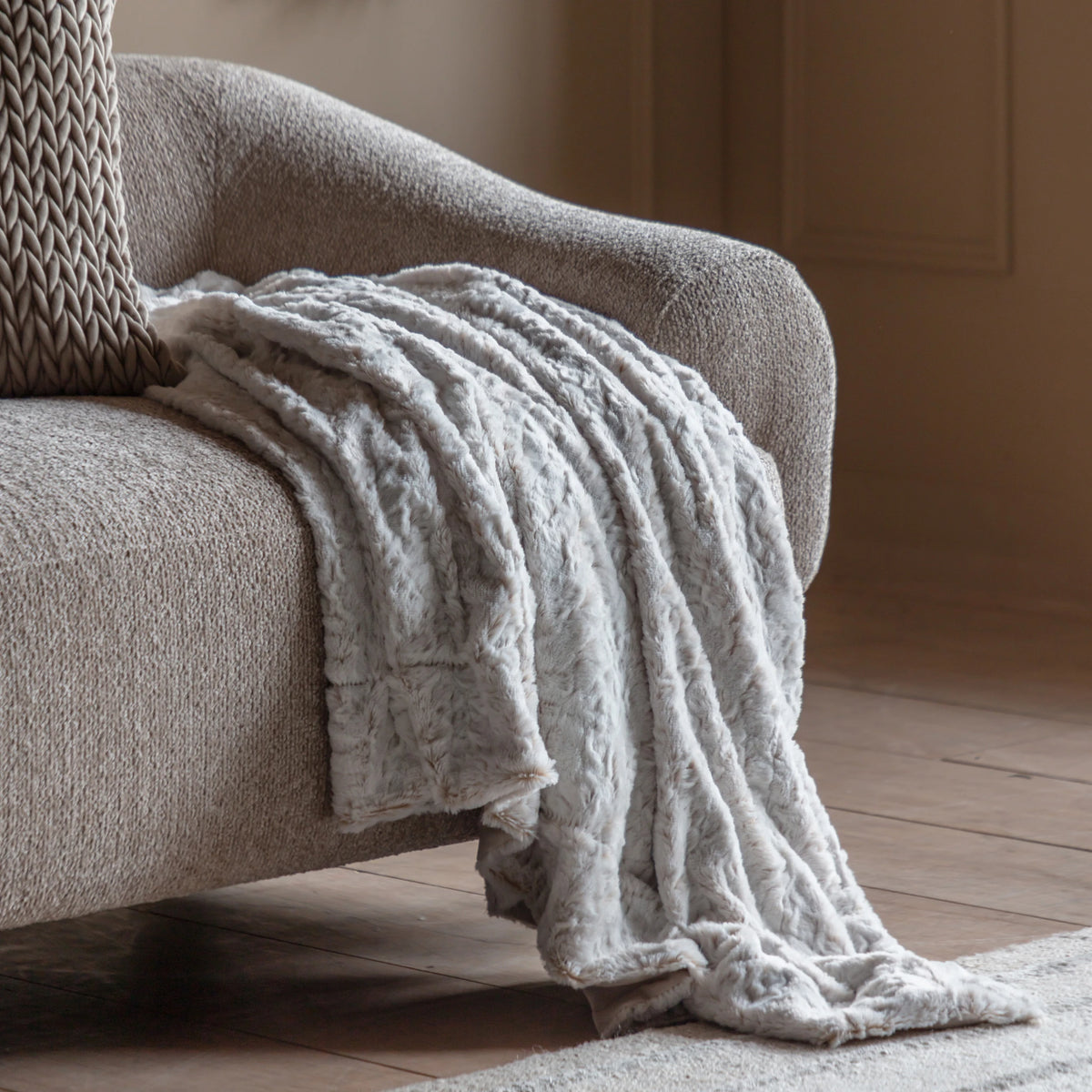 Mare Faux Fur Natural Throw