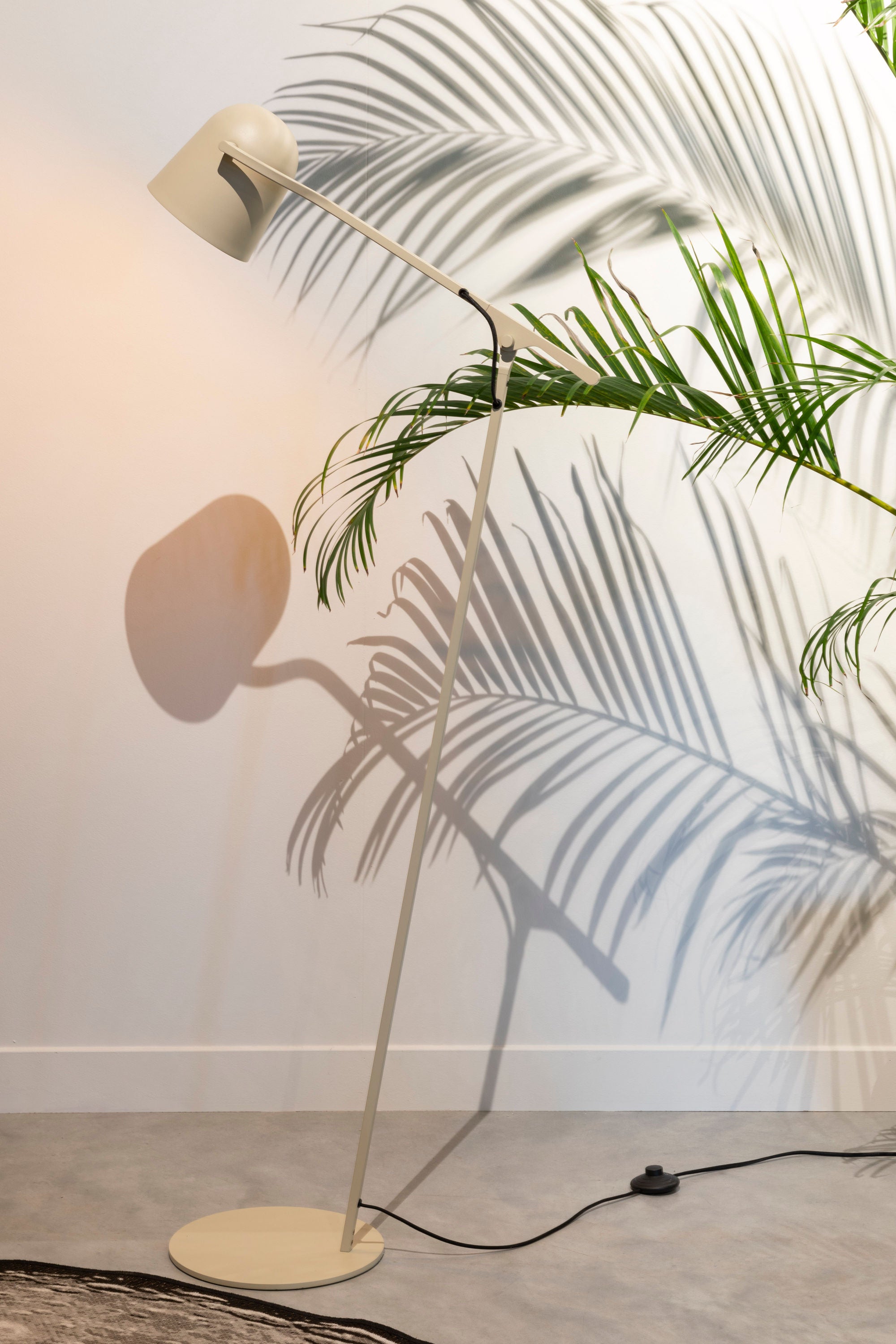 Zuiver Lau Brown Rice Floor Lamp