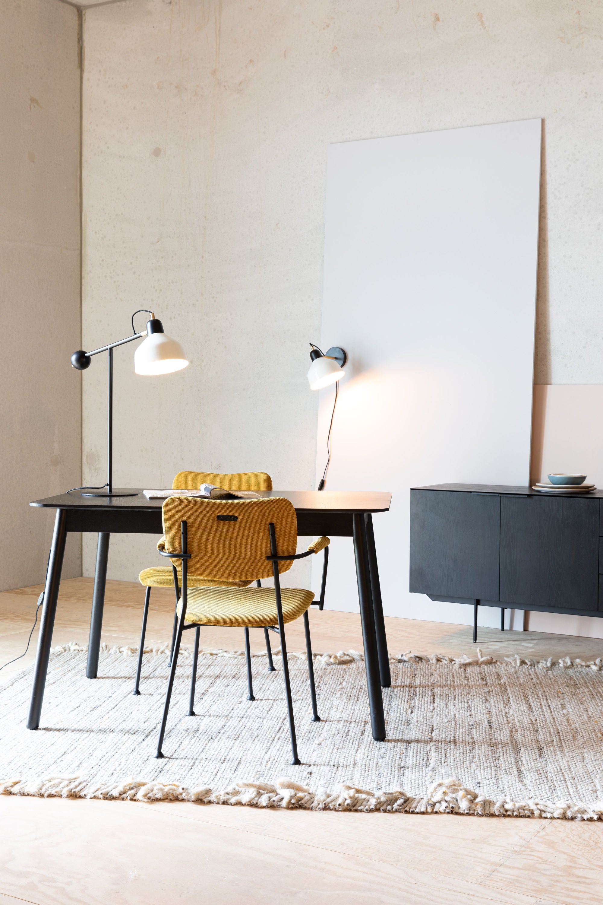 Zuiver Skala Black Table Lamp