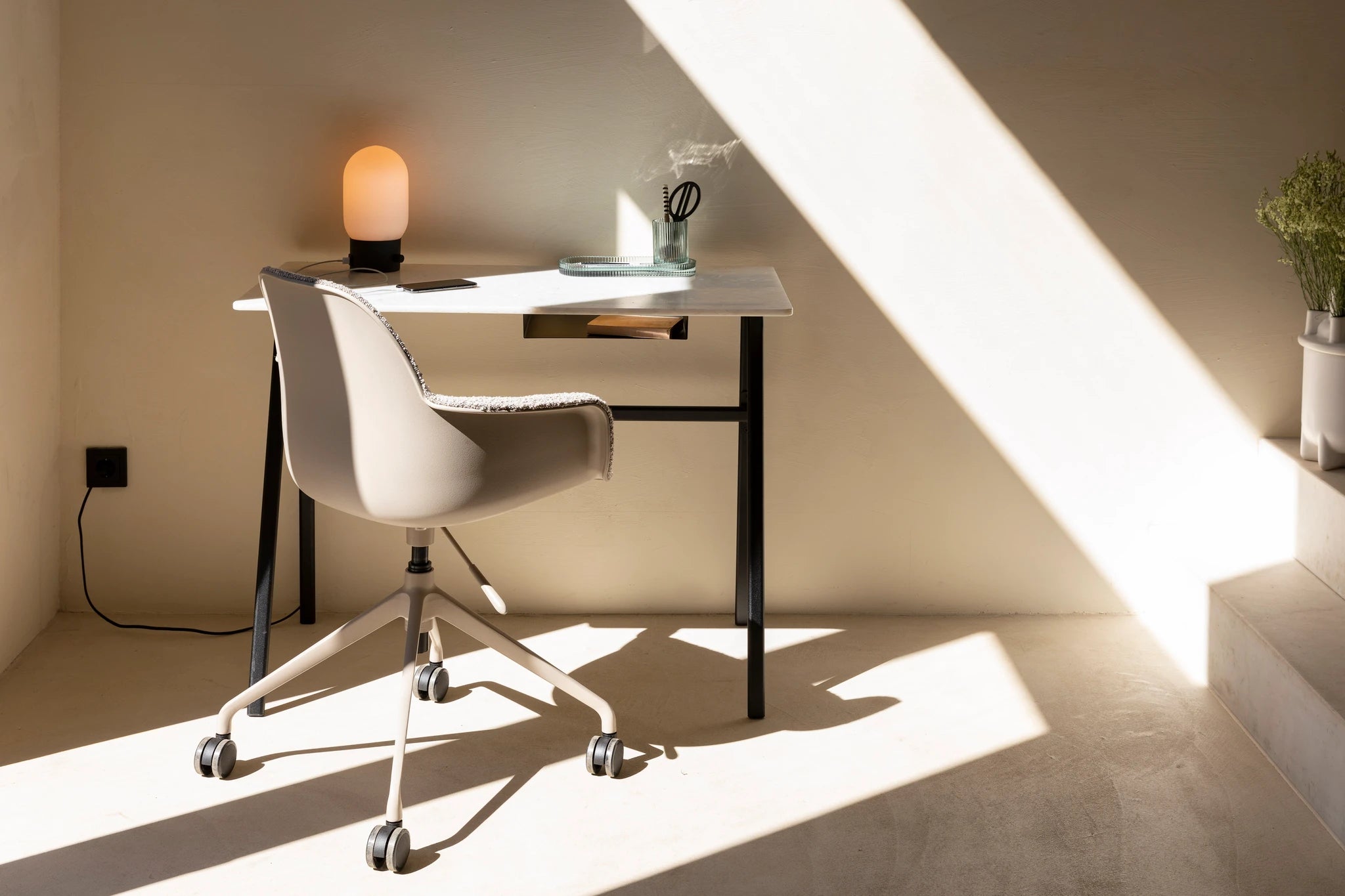 Zuiver Urban Charger Gold Glass Table Lamp