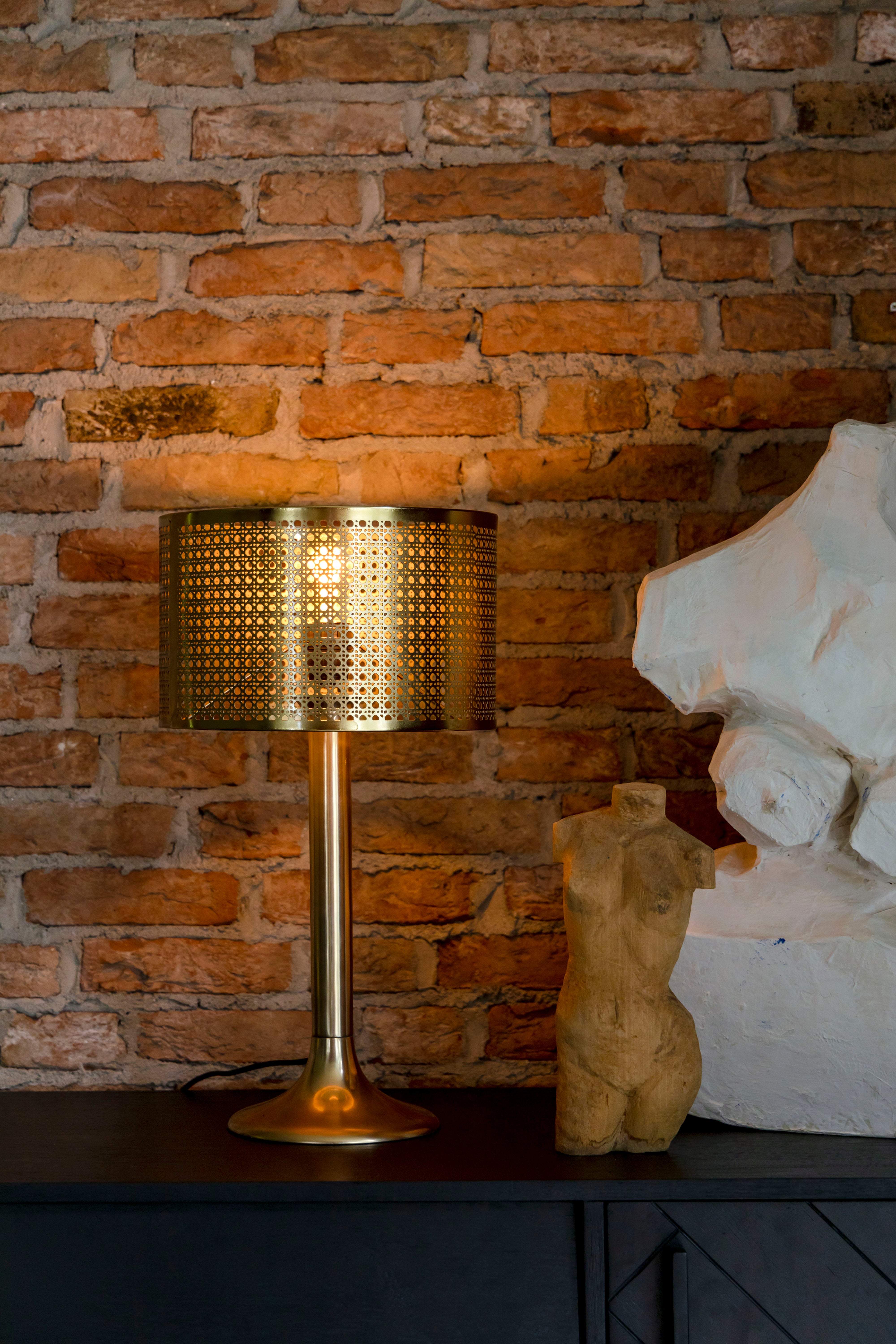 Dutchbone Barun Gold Mesh Design Table Lamp