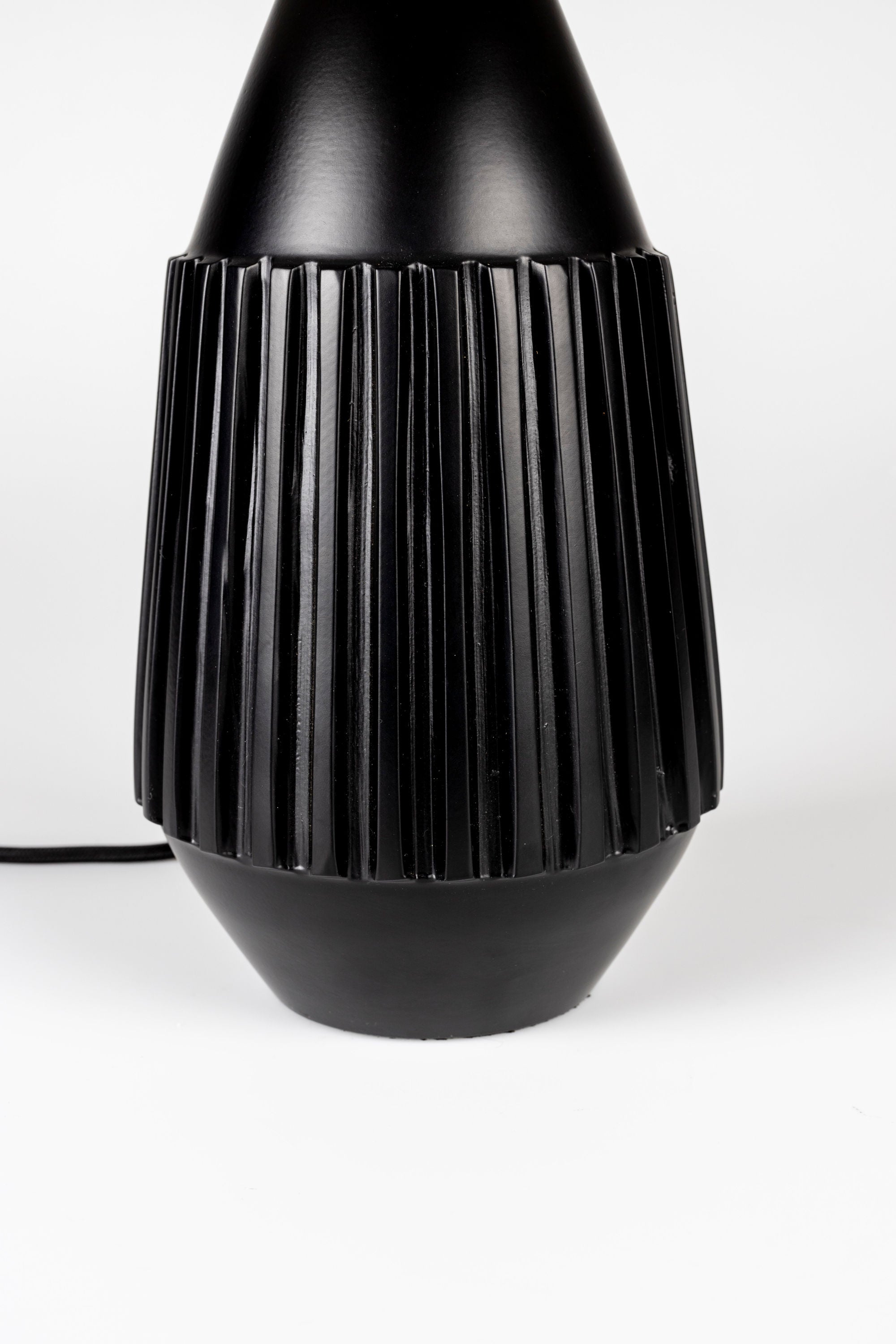 Aysa Black Aluminum Table Lamp