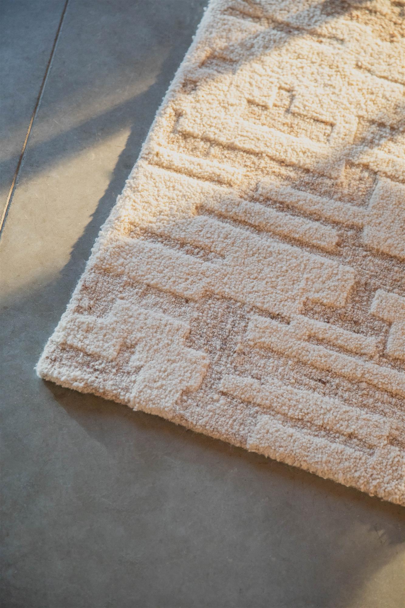 Zuiver Hills Beige Wool Rug 200 x 300 cm