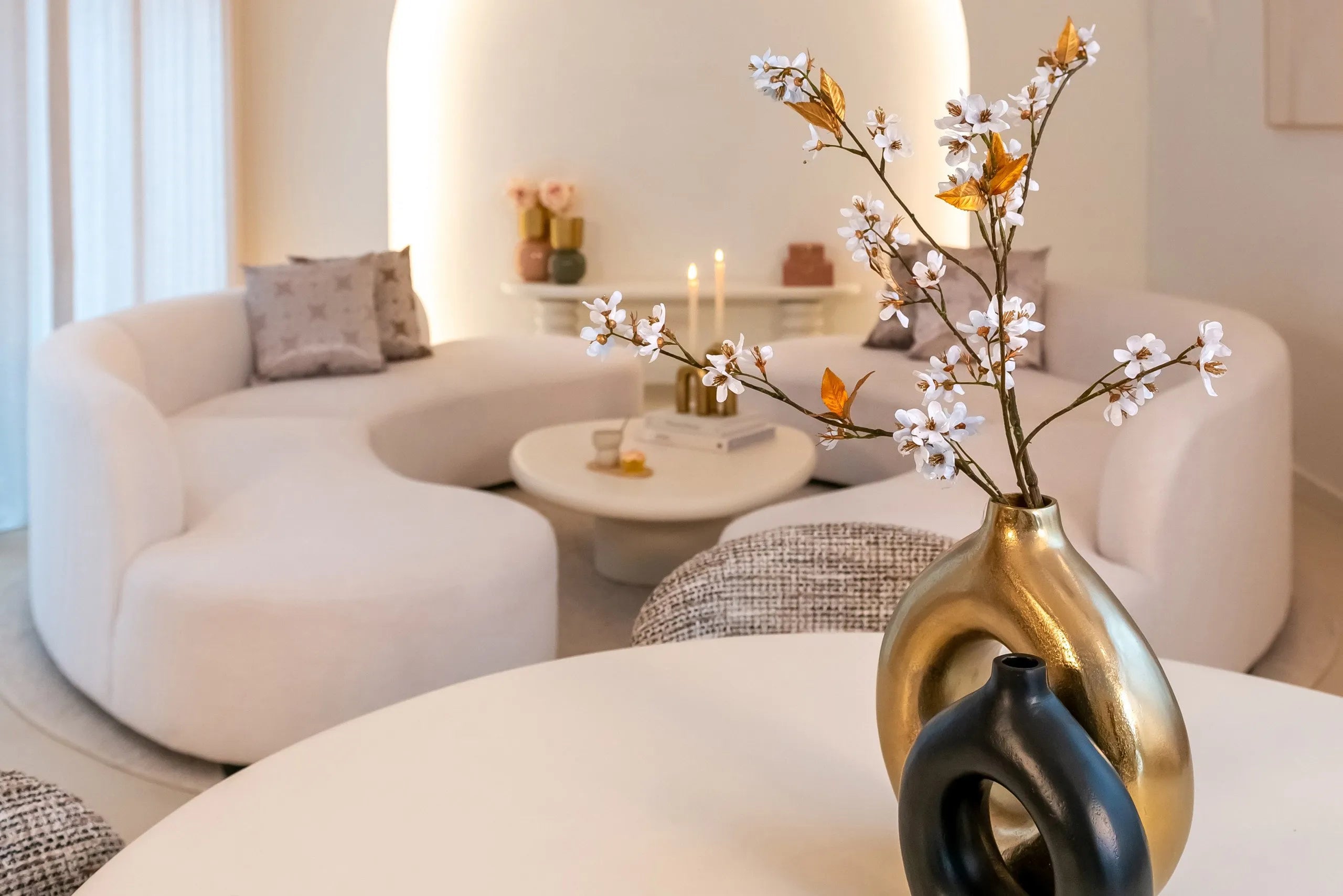 Richmond Interiors Felice Black Donut Vase