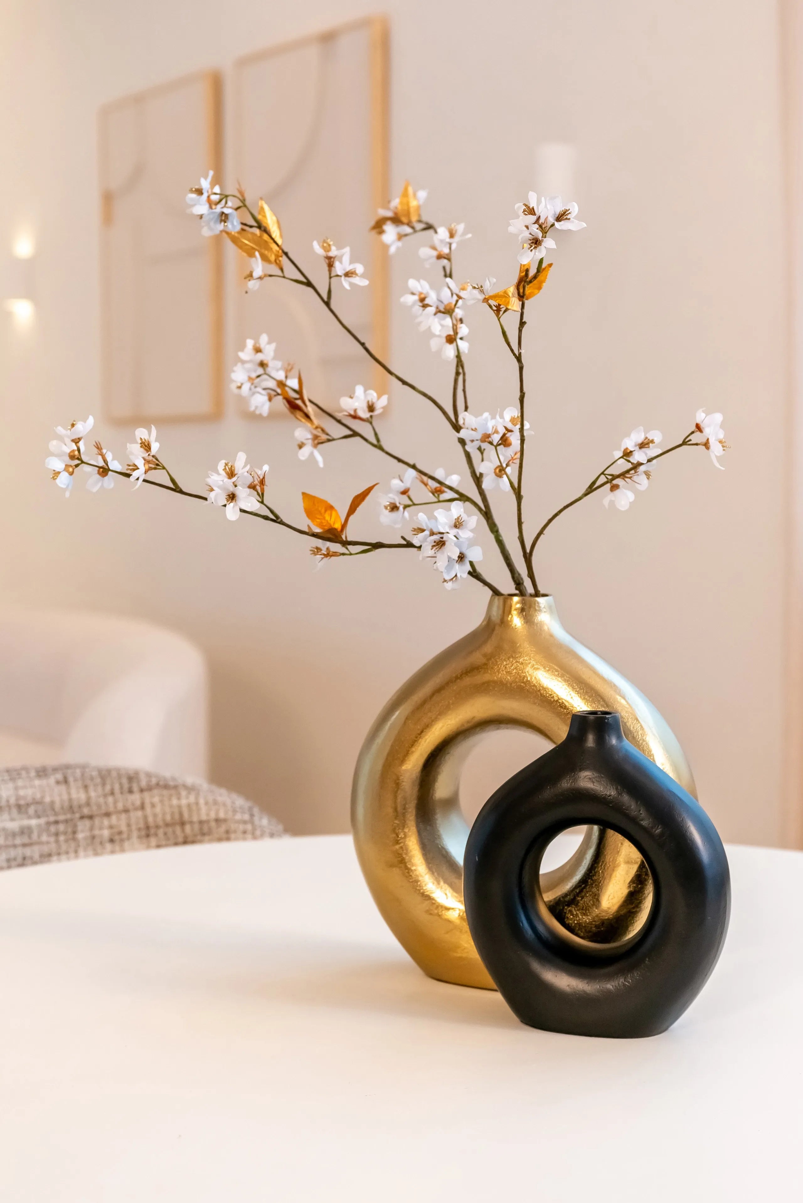Richmond Interiors Felice Black Donut Vase