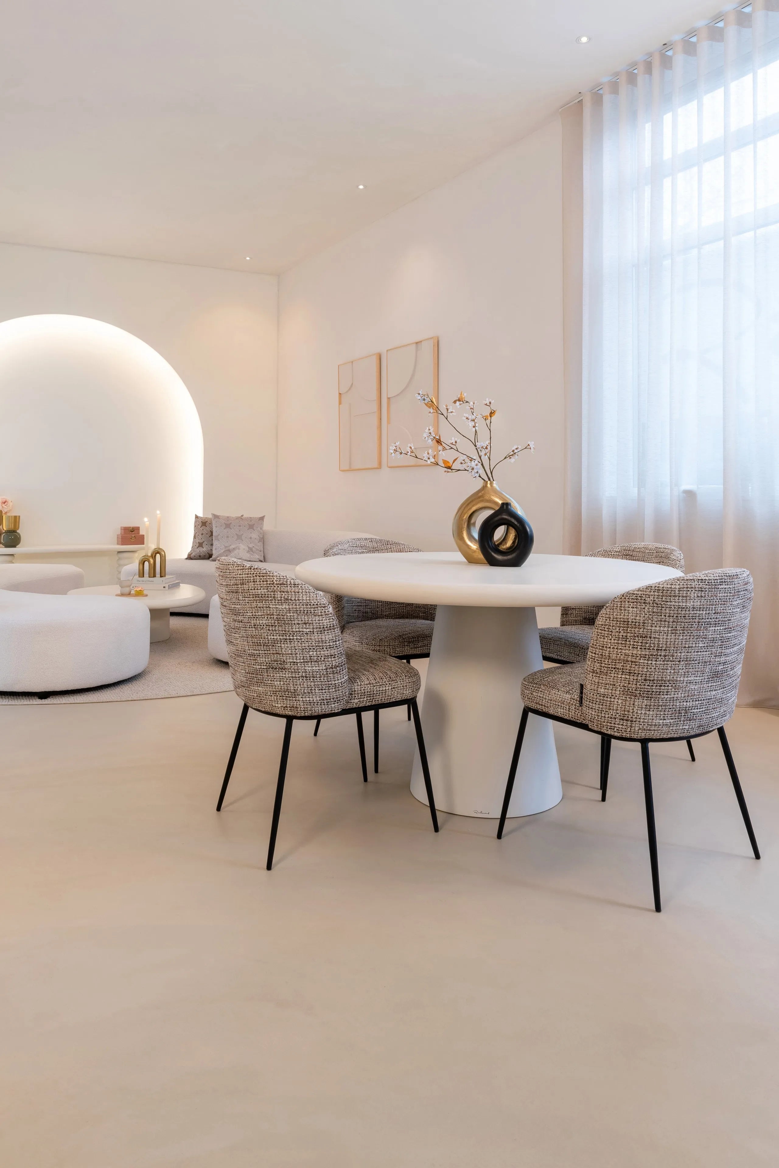 Richmond Interiors Felice Black Donut Vase