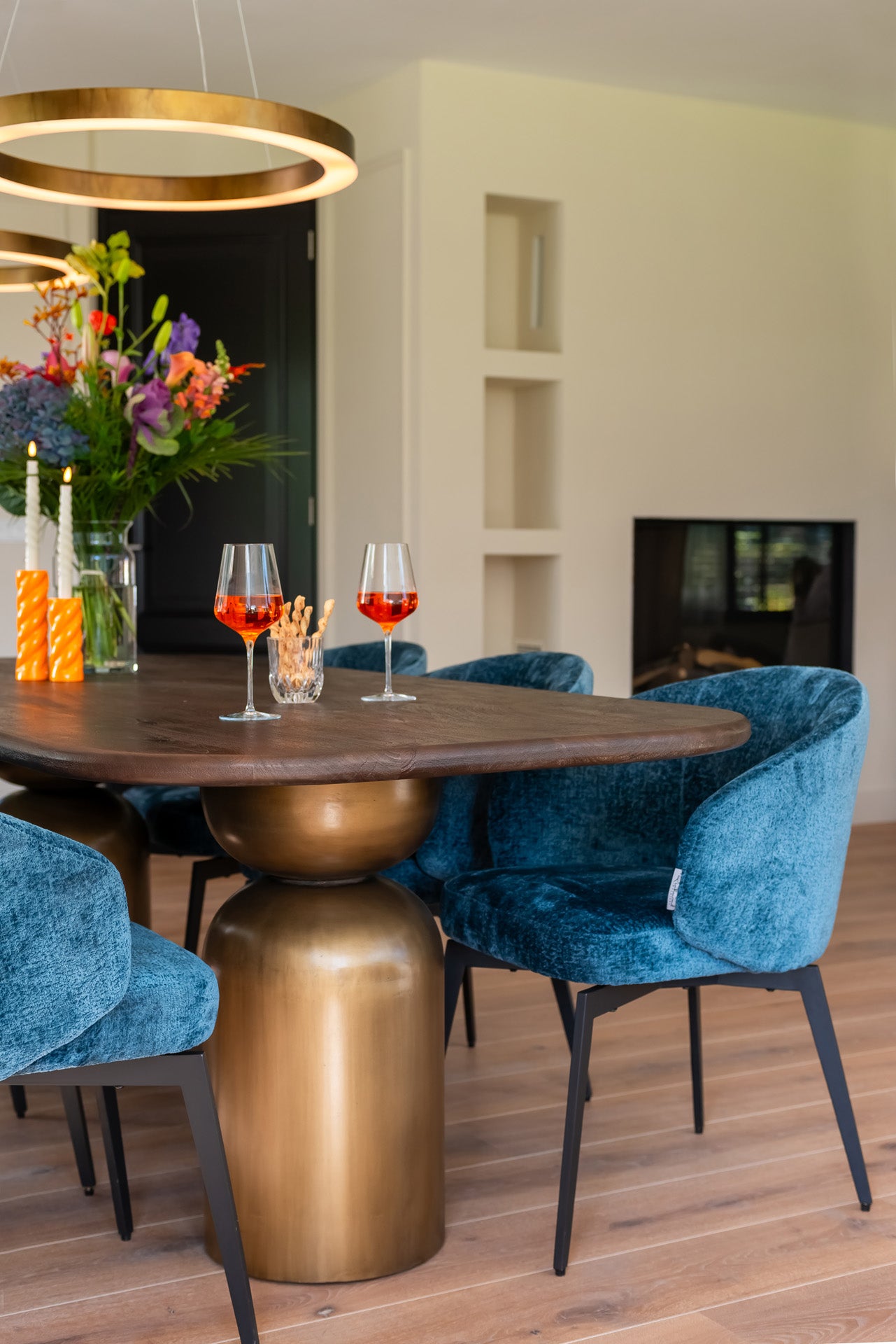 Richmond Interiors Cavo Brushed Gold & Black Acacia Wood Rounded Rectangle Dining Table | 8 Seater