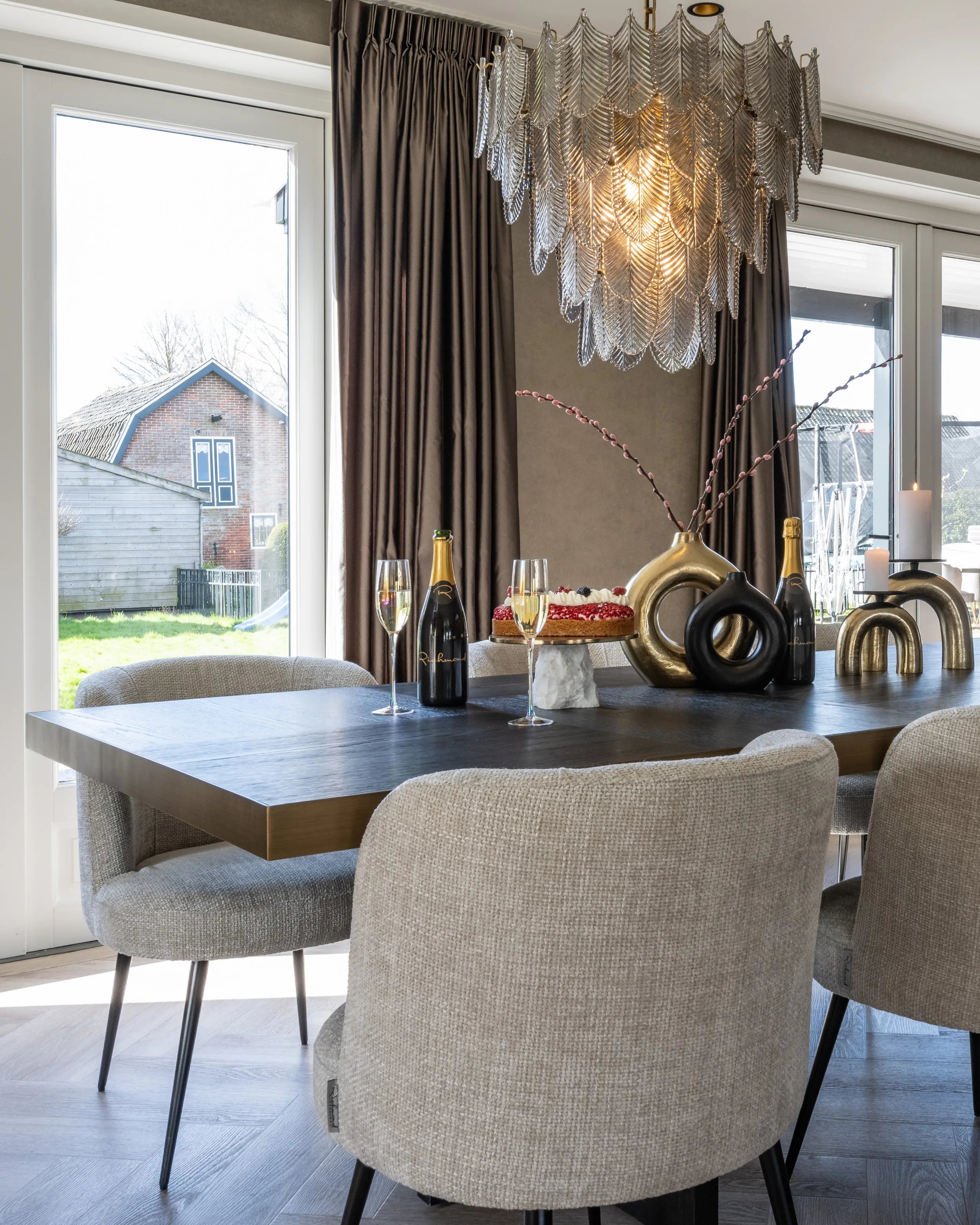 Richmond Interiors Felice Black Donut Vase