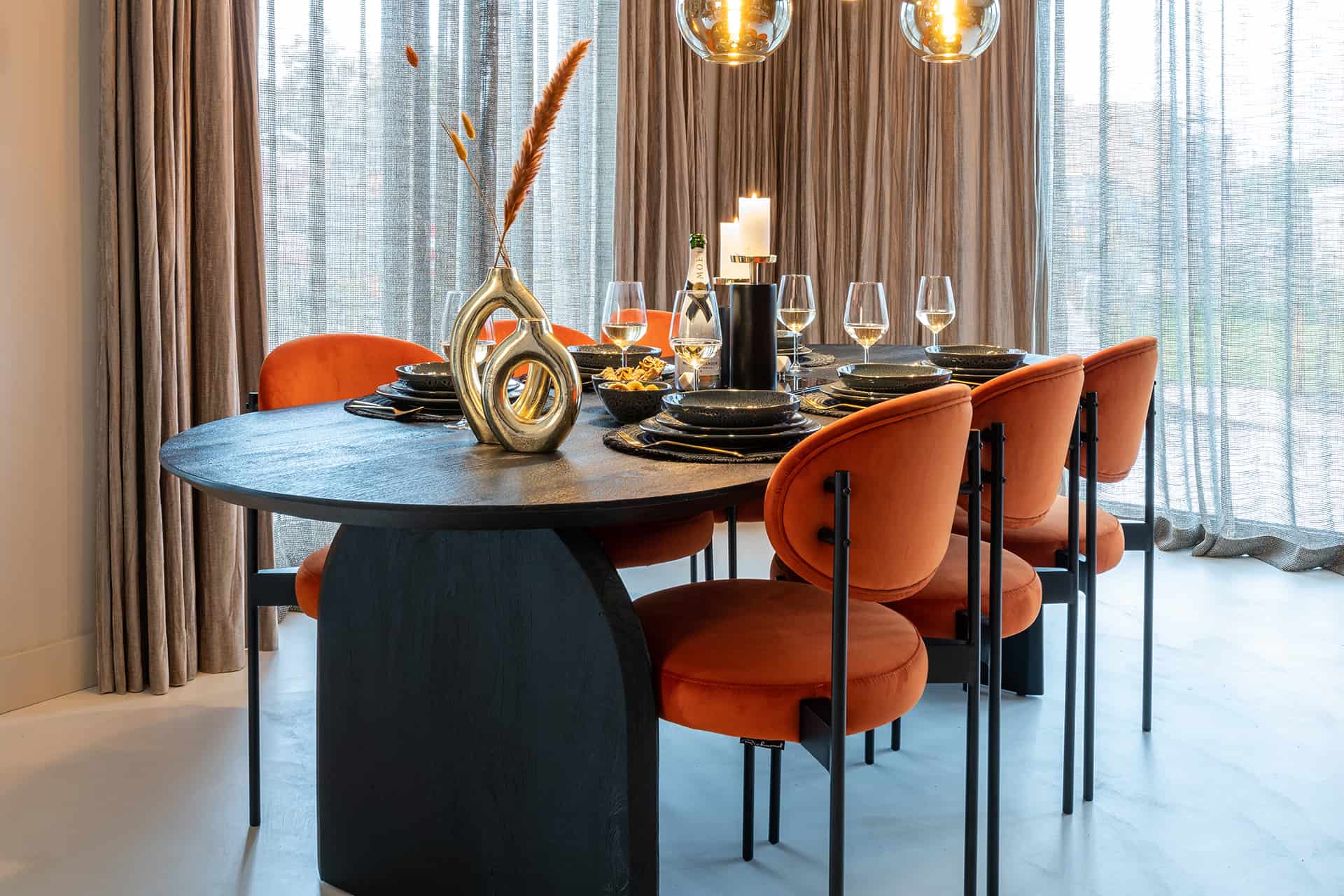 Richmond Interiors Hudson Black Mango Wood Oval Dining Table | 6-8 Seater - CLEARANCE