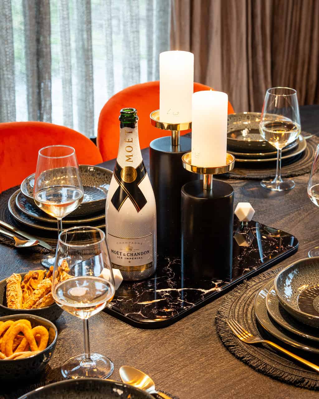 Richmond Interiors Hudson Black Mango Wood Oval Dining Table | 6-8 Seater - CLEARANCE