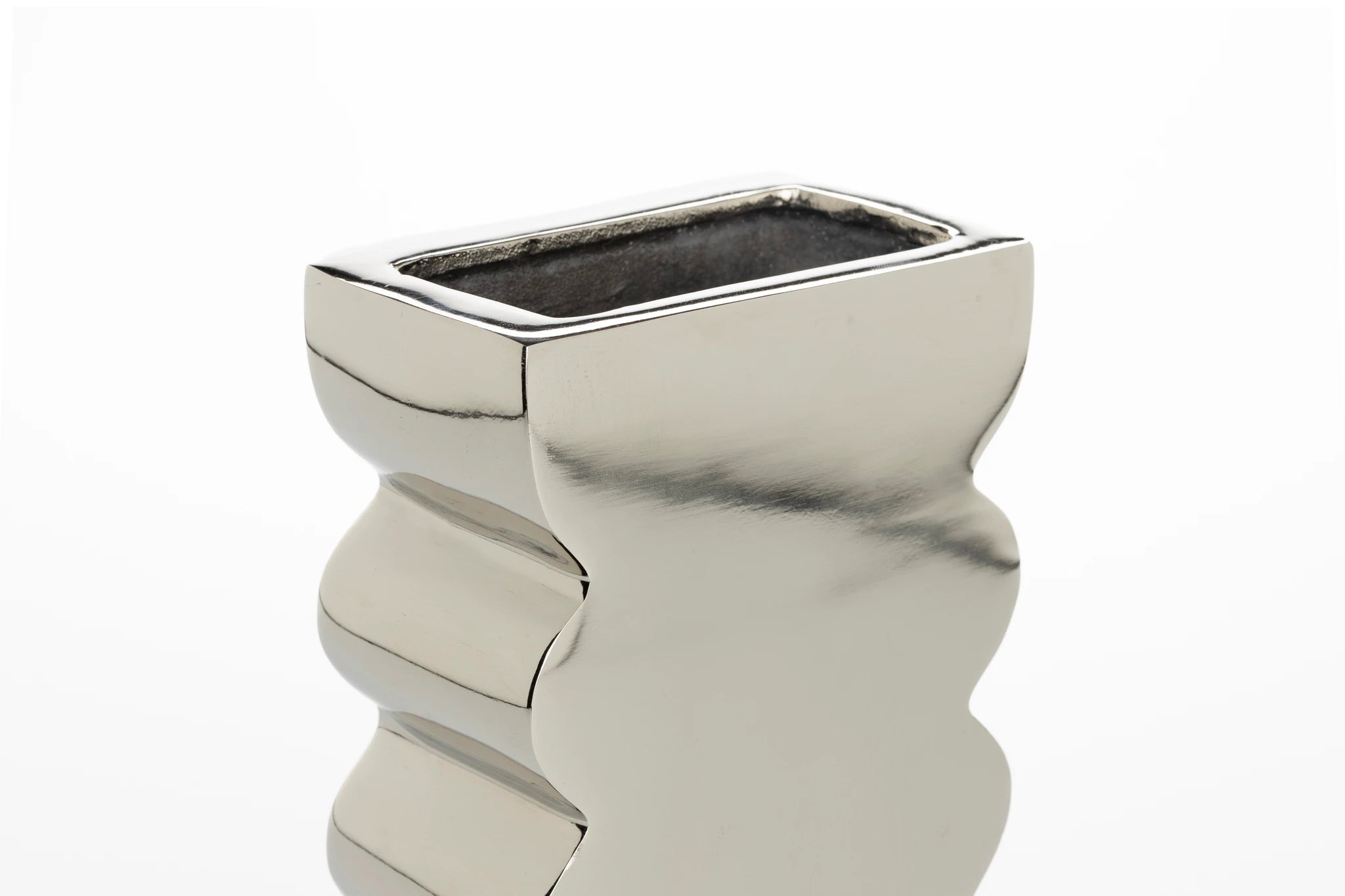 Zuiver Curves Shiny Silver Aluminium Vase Small