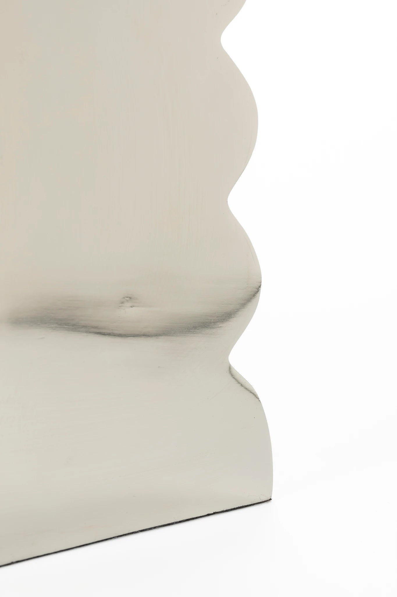 Zuiver Curves Shiny Silver Aluminium Vase Small