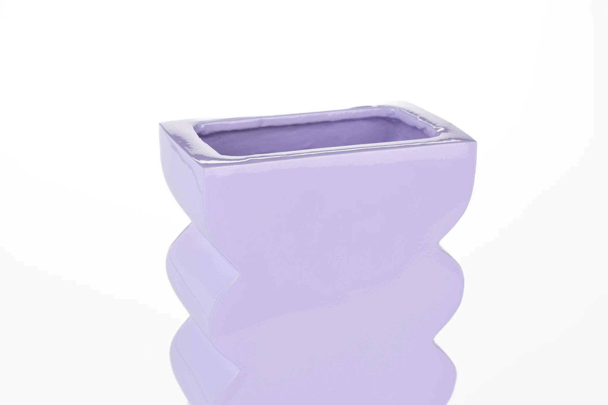 Zuiver Curves Shiny Lilac Aluminium Vase Small