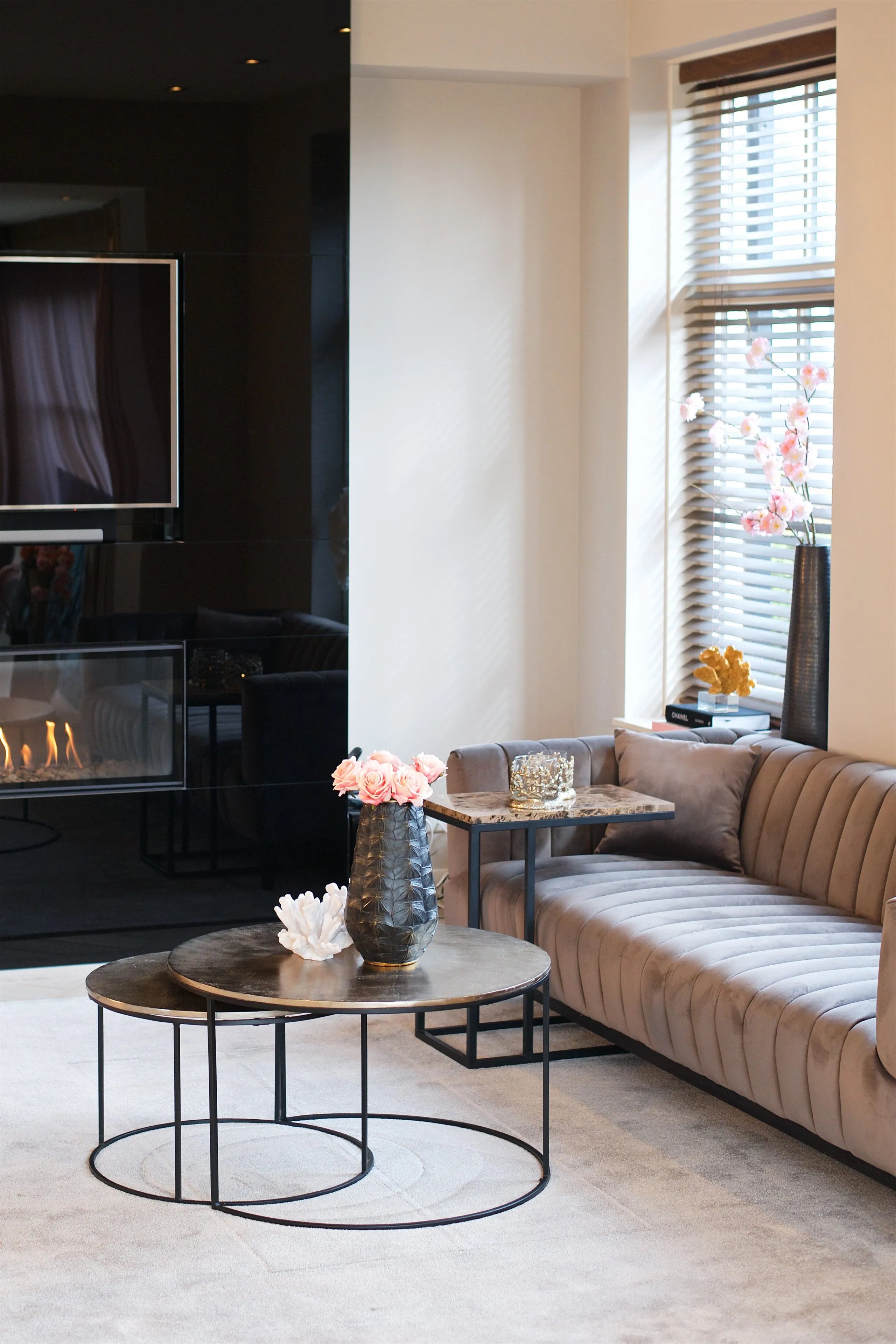 Set of 2 Richmond Interiors Asher Champagne Gold Coffee Table Nest