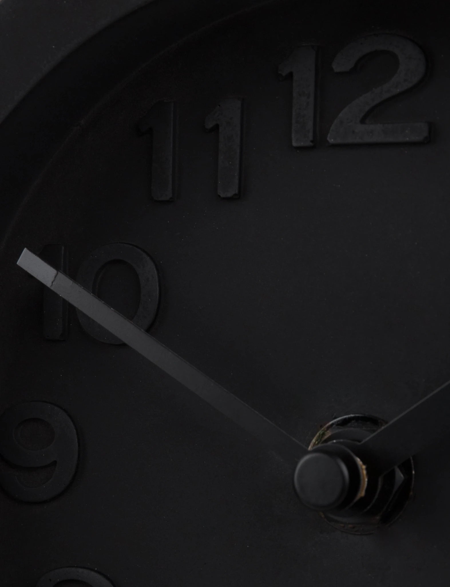 Zuiver Pendulum Time All Black Concrete Clock