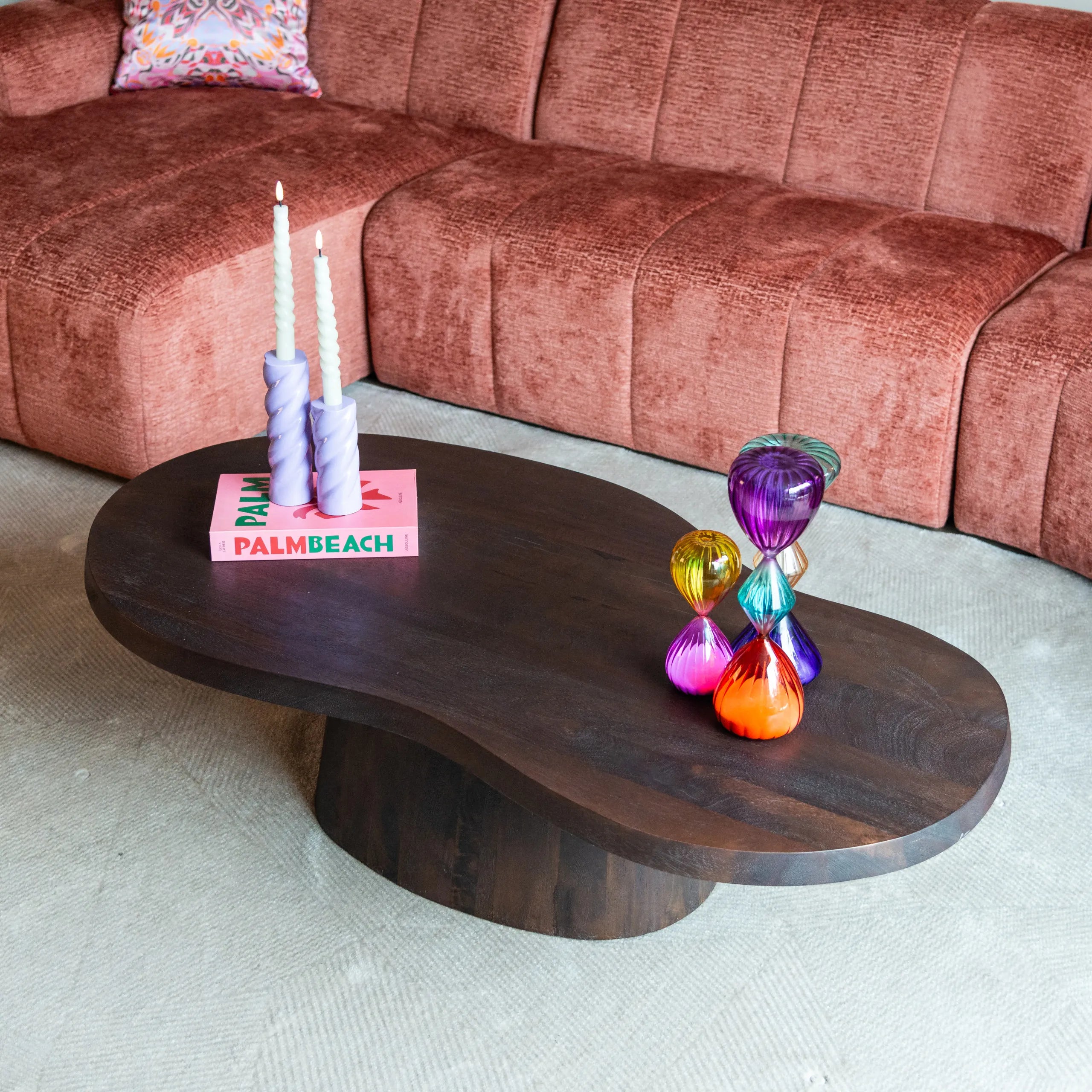 Richmond Interiors Jahla Hourglass