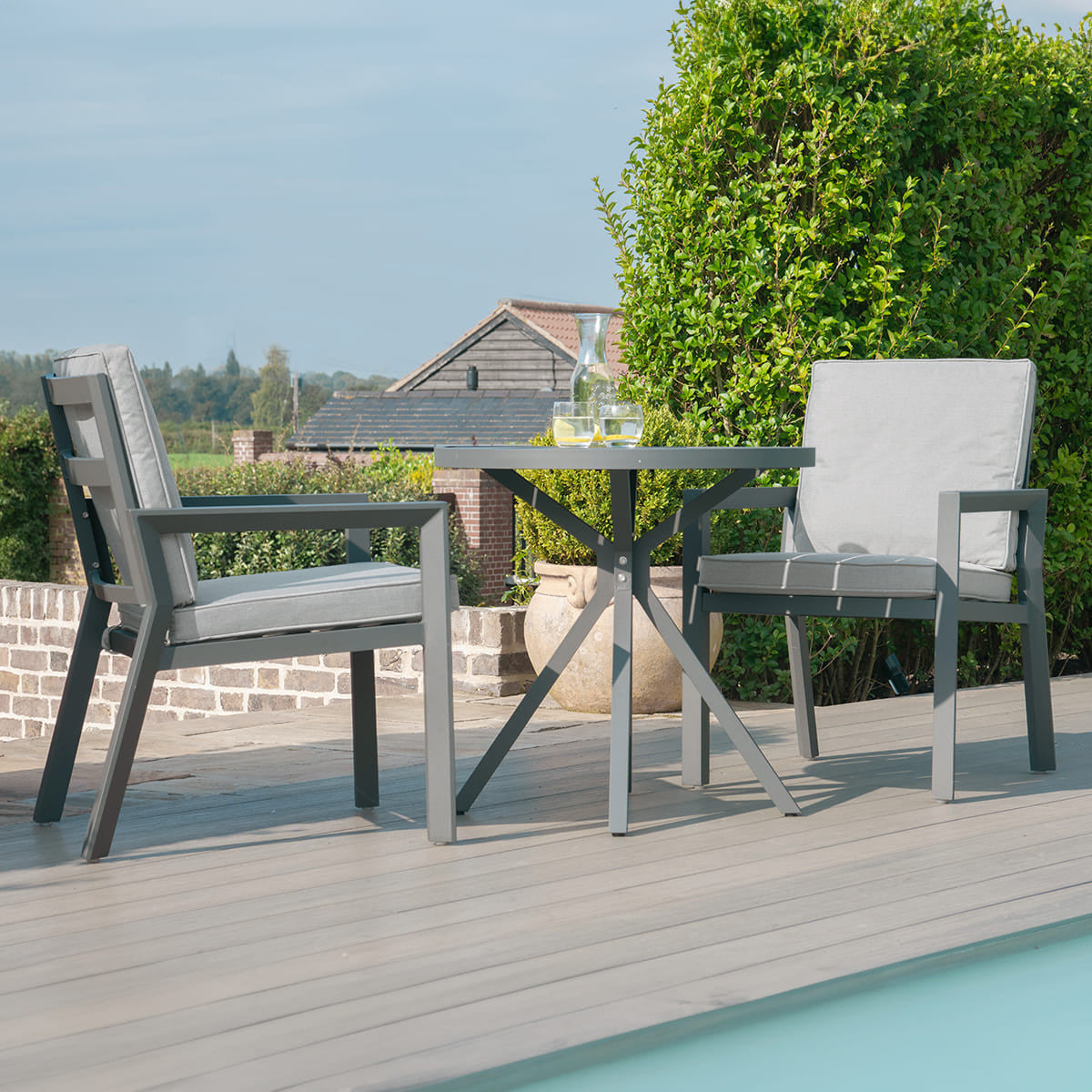 Maze New York Dove Grey Outdoor Bistro Set