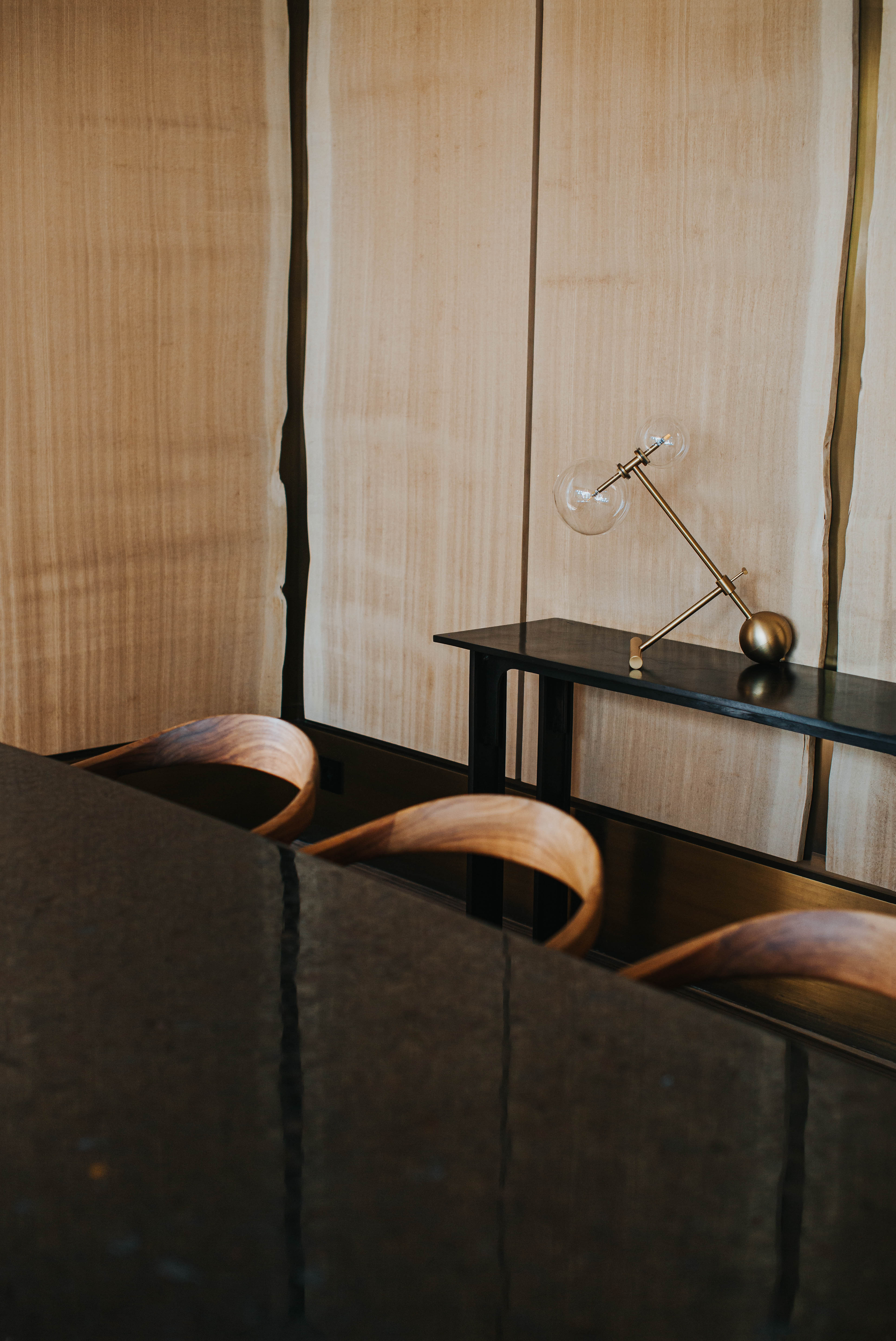 Schwung Zosia Burnished Brass Transparent Globe Table Lamp