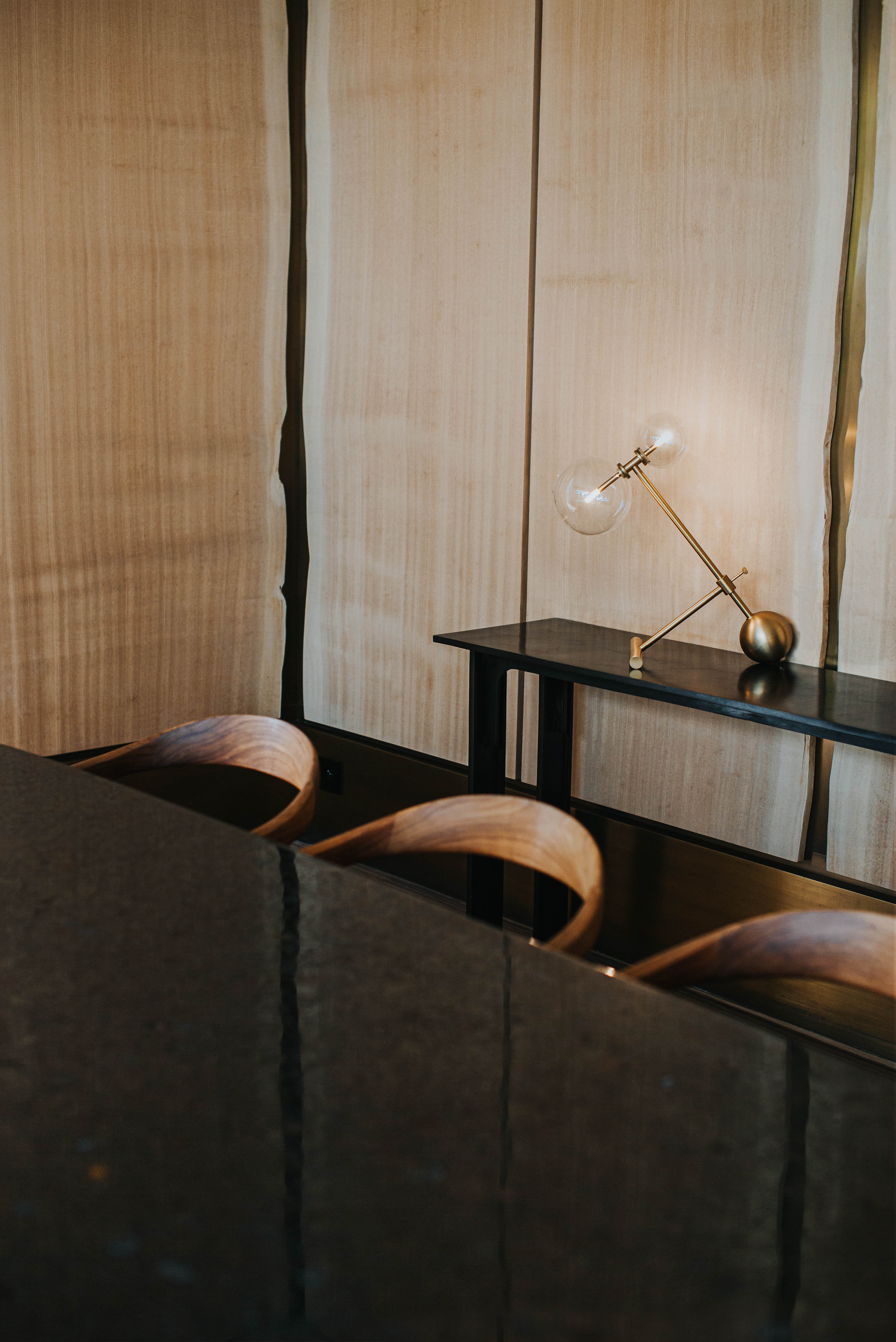 Schwung Zosia Burnished Brass Transparent Globe Table Lamp