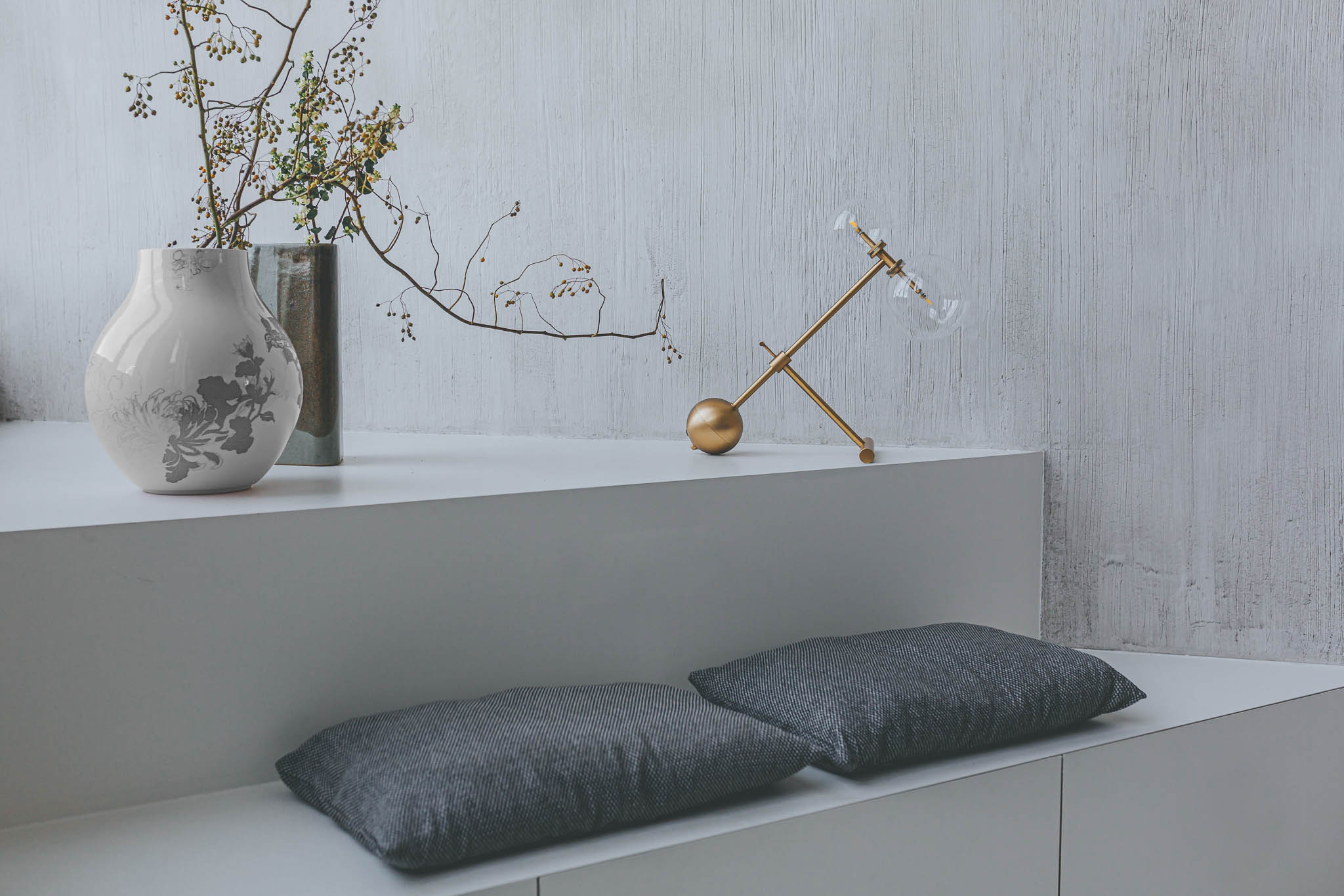 Schwung Zosia Burnished Brass Transparent Globe Table Lamp