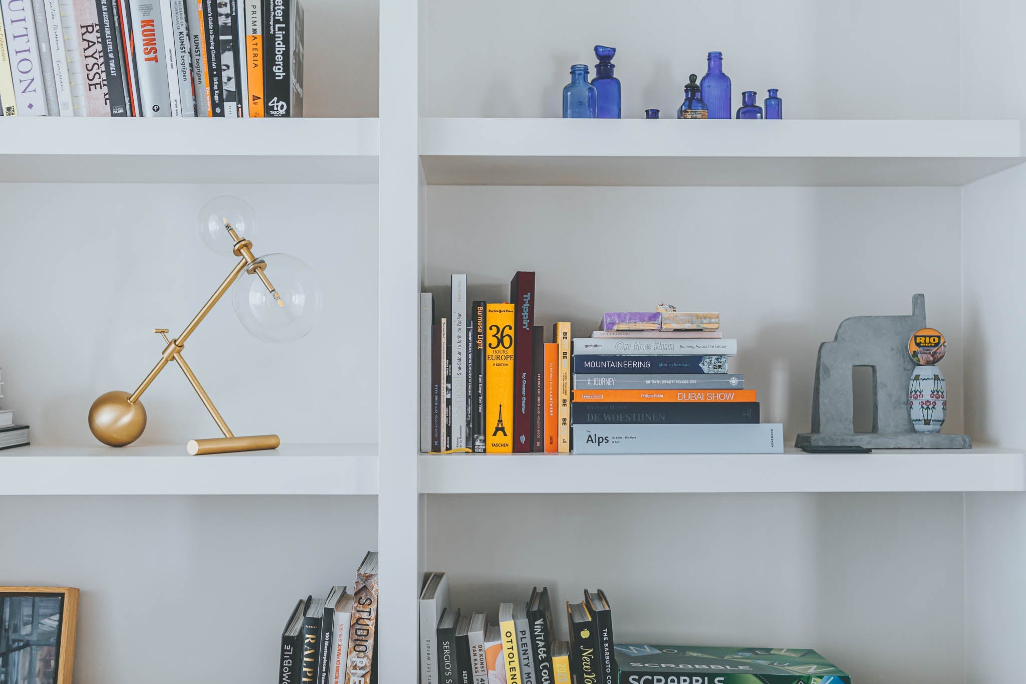 Schwung Zosia Burnished Brass Transparent Globe Table Lamp
