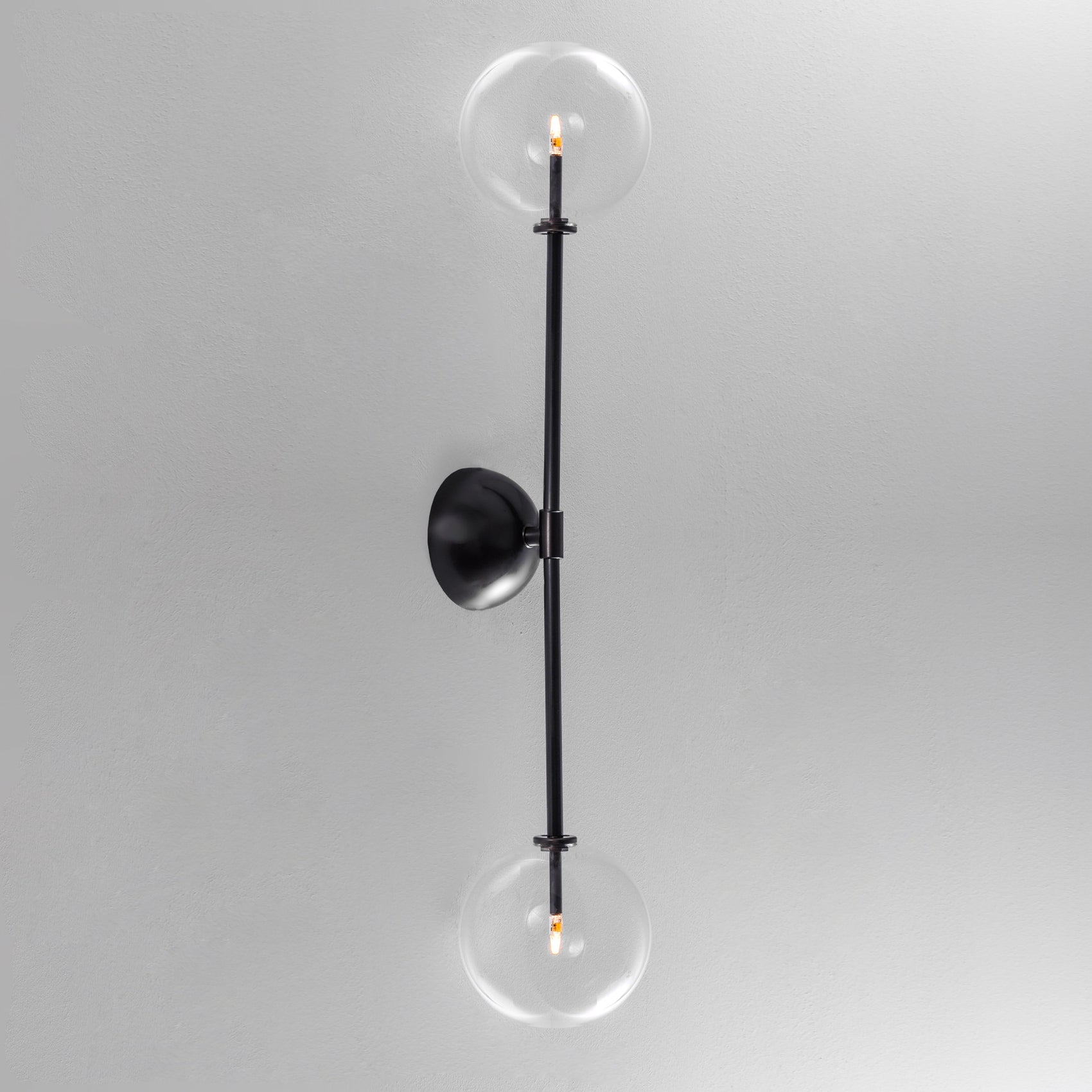 Schwung Miron Transparent Globe Wall Light