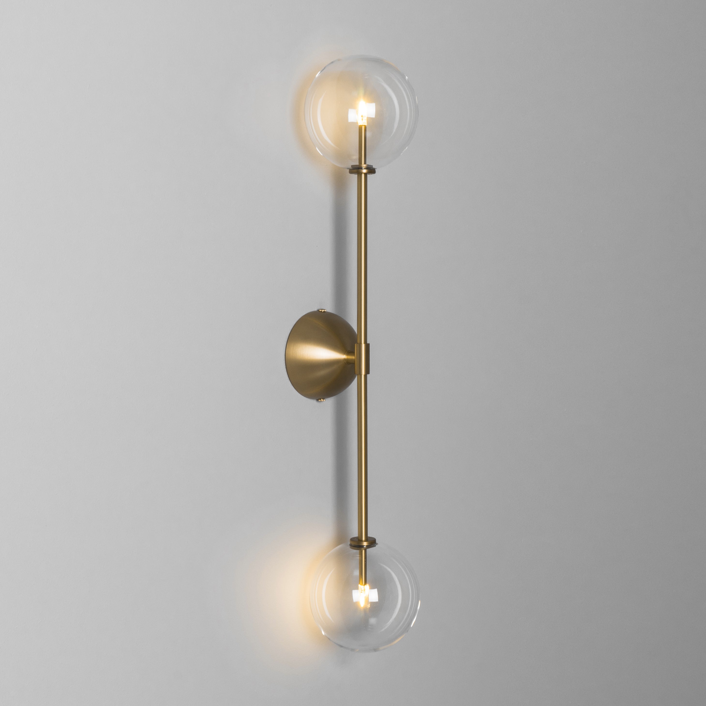 Schwung Miron Transparent Globe Wall Light