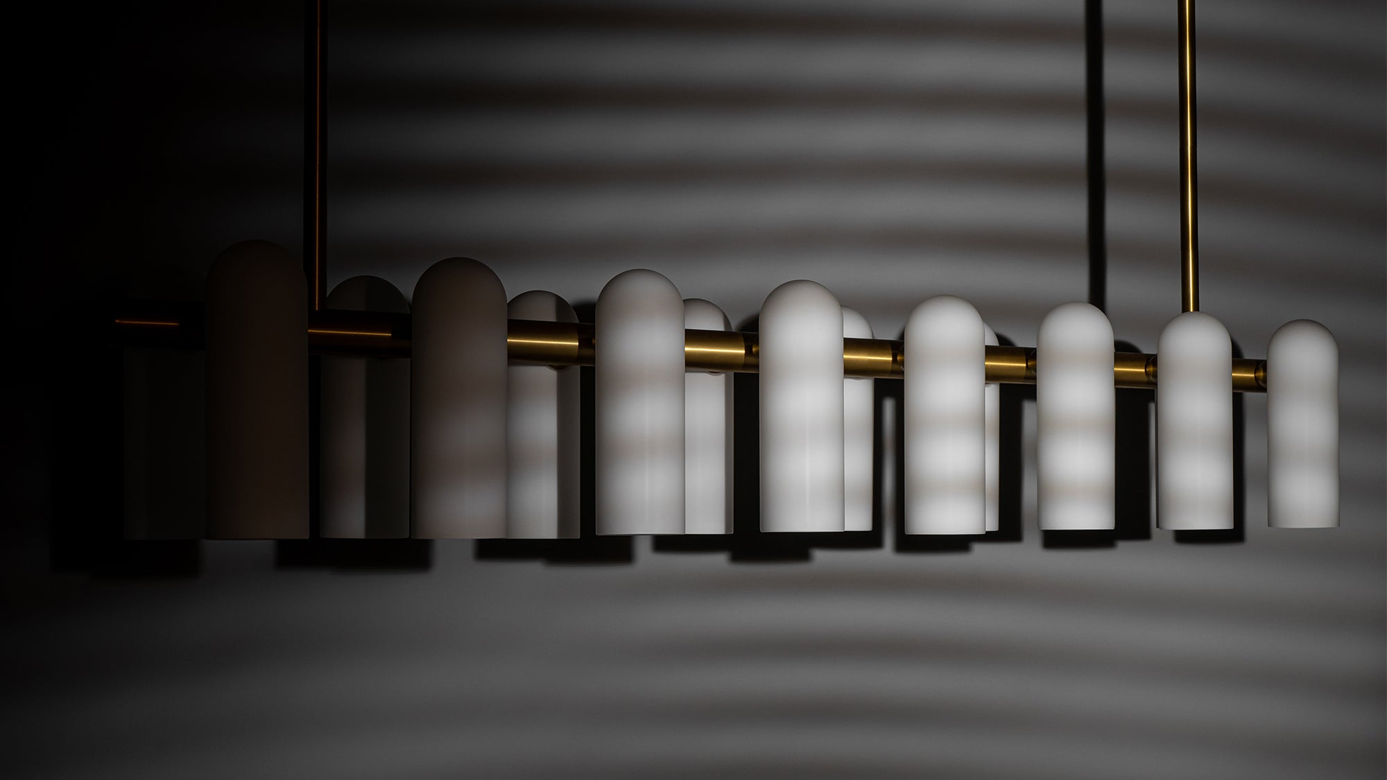 Schwung Odyssey Linear Chandelier | Large