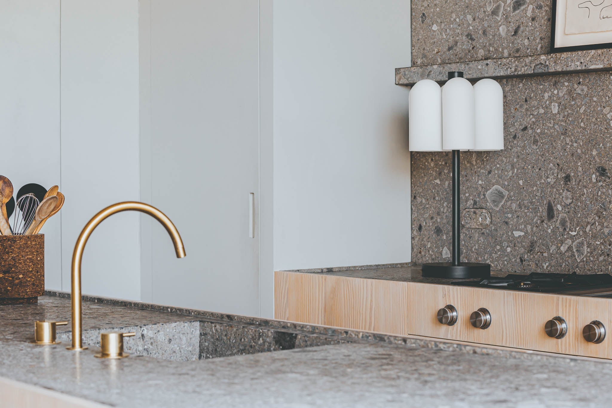 Schwung Odyssey 6 Black Gunmetal Table Lamp