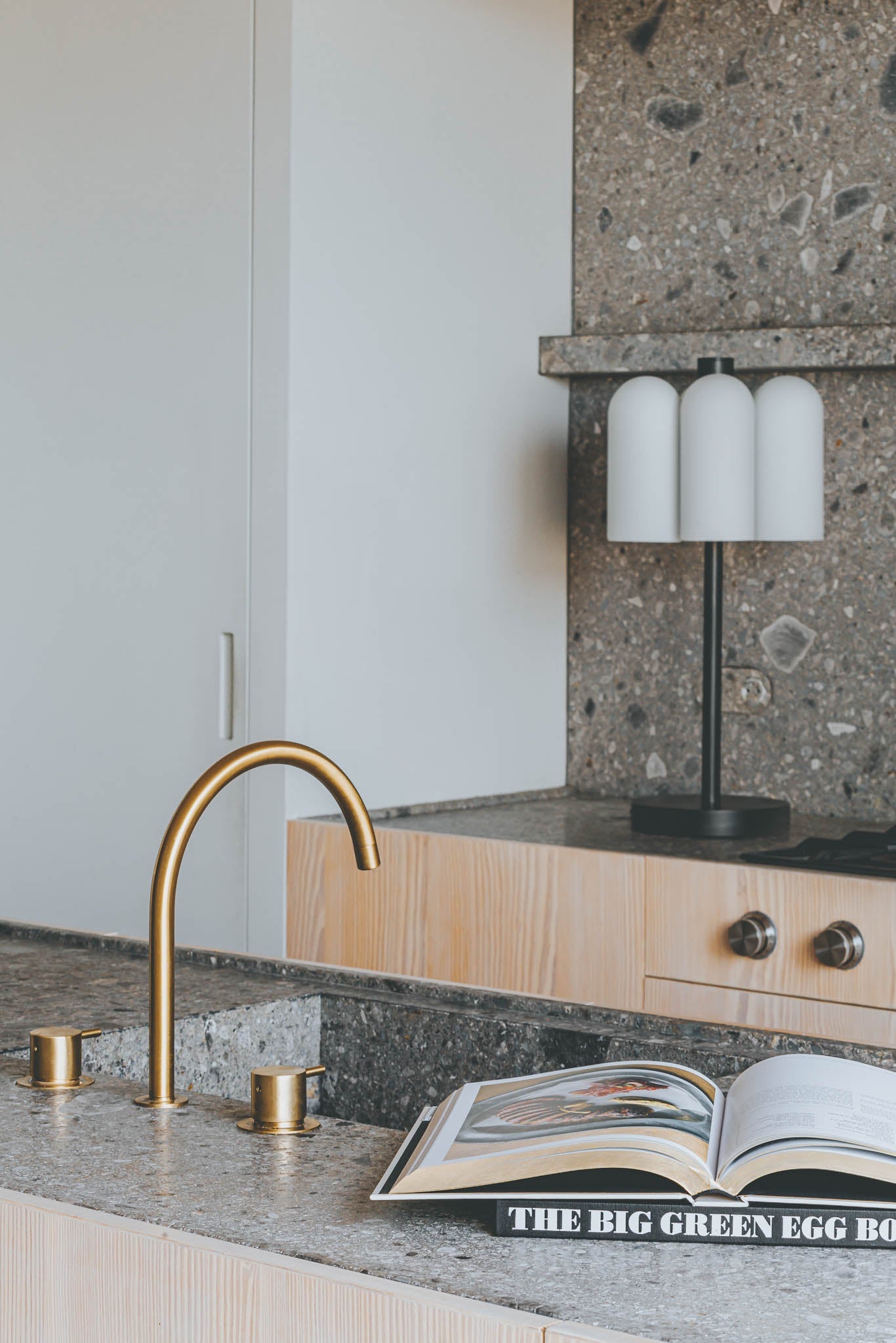 Schwung Odyssey 6 Black Gunmetal Table Lamp