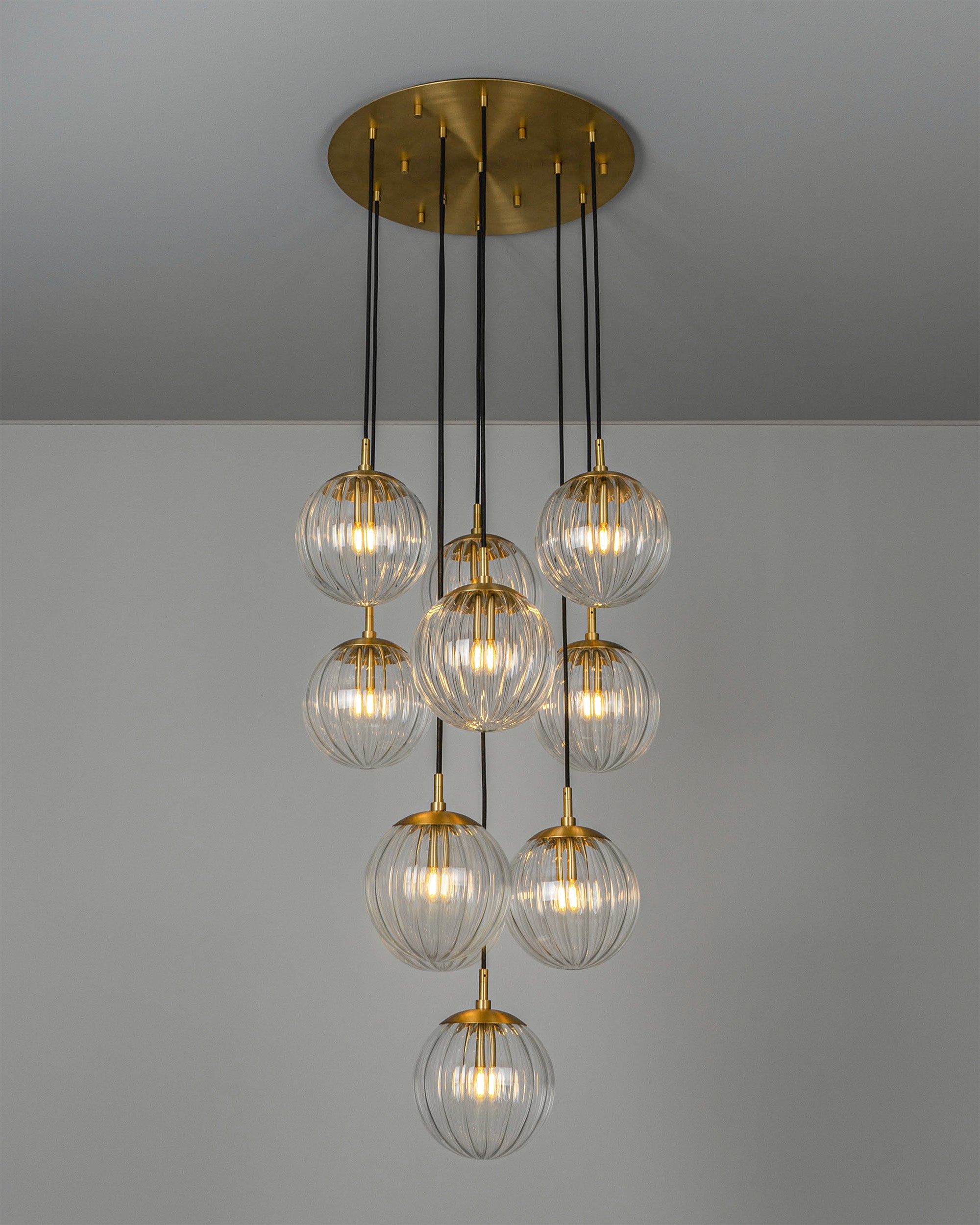 Schwung Globe Cluster Chandelier 10 Lights